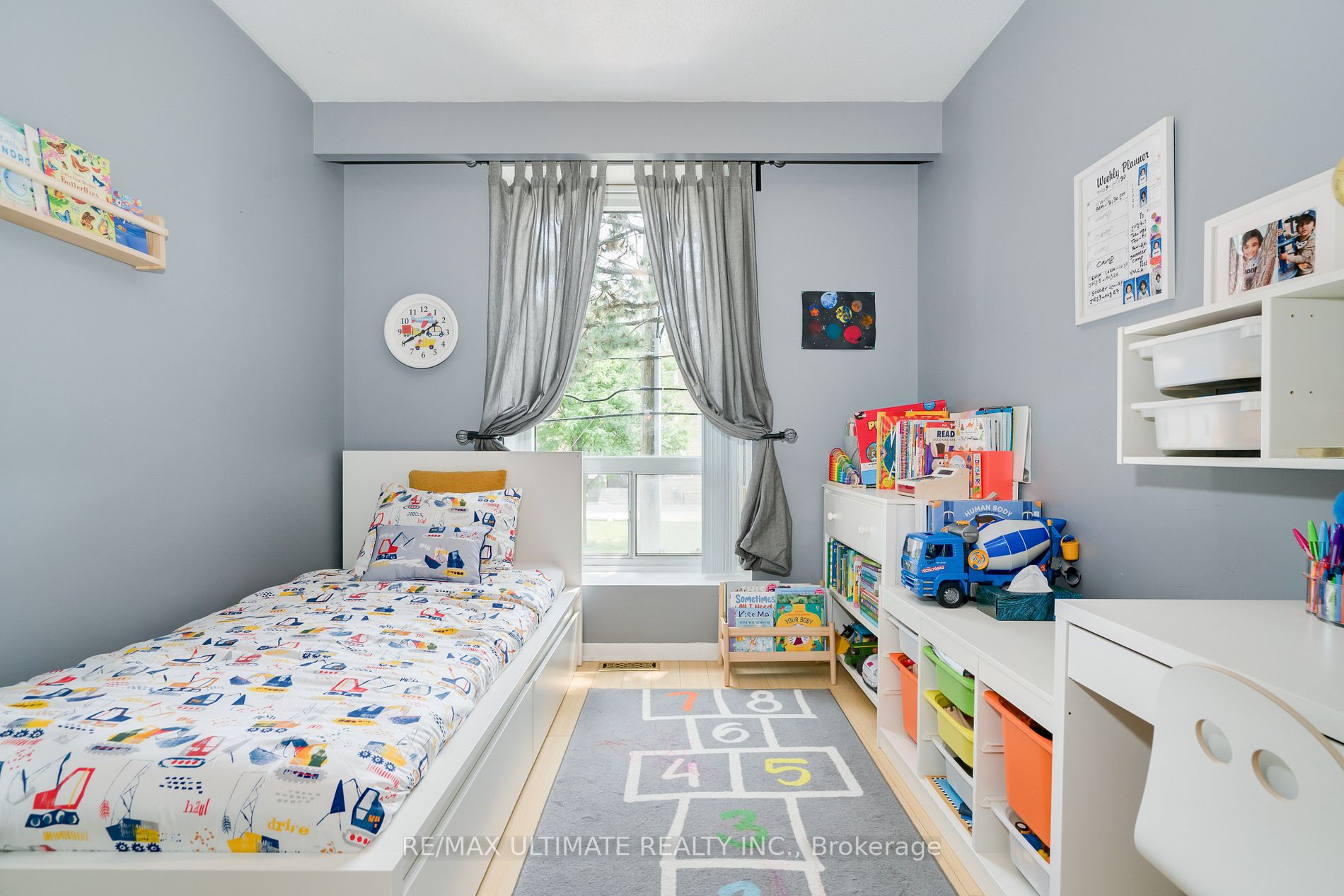 69 Upper Canada Drive, #2