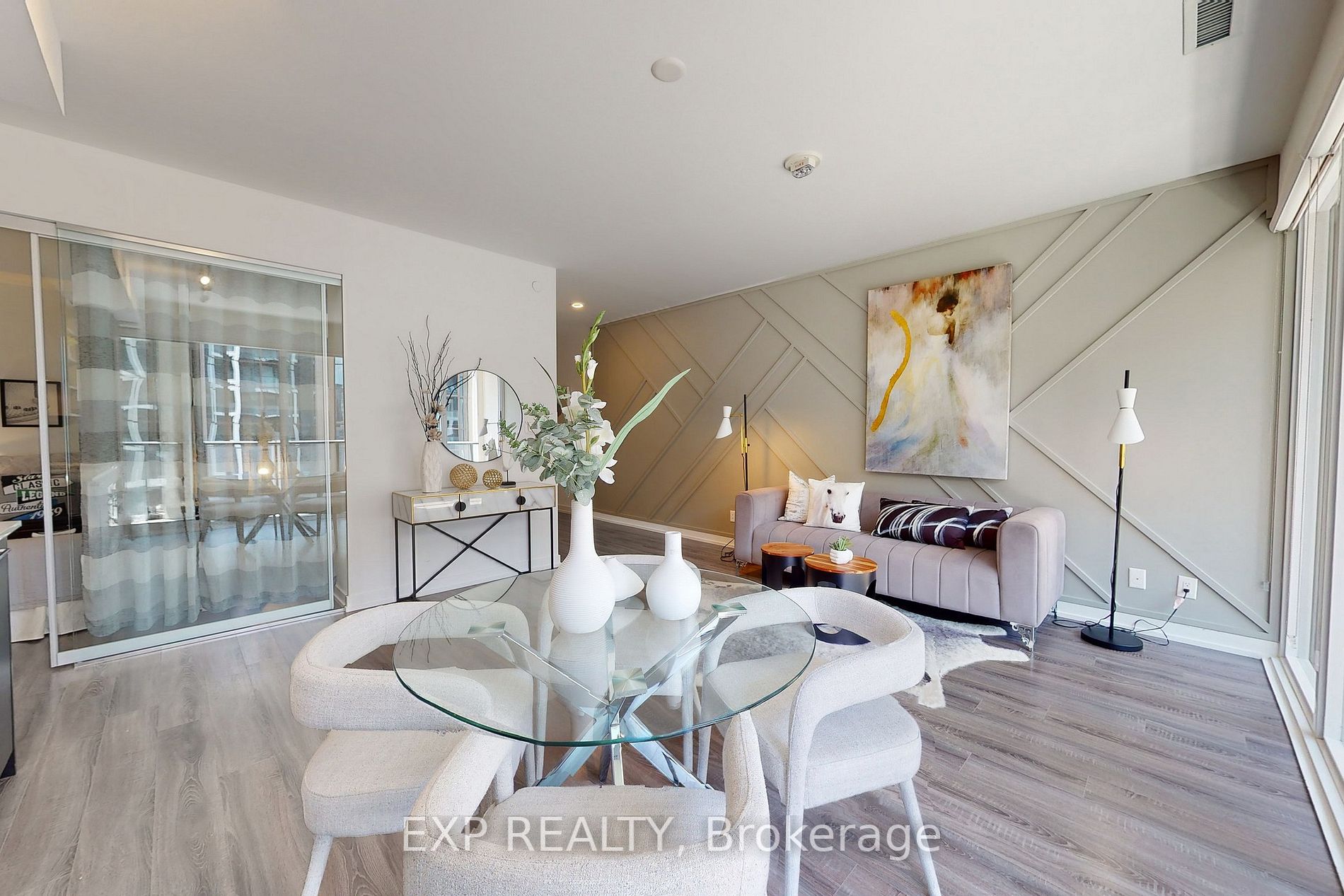 20 Edward St, #611