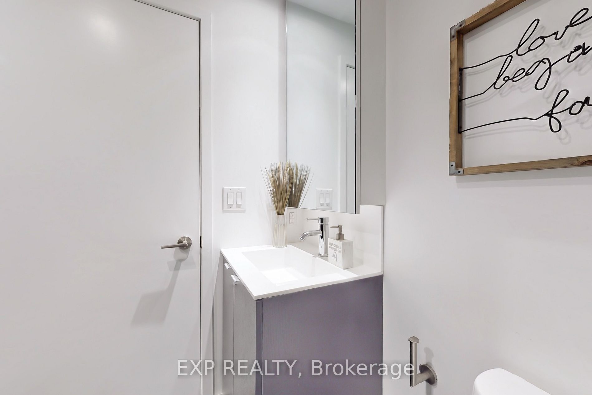 20 Edward St, #611
