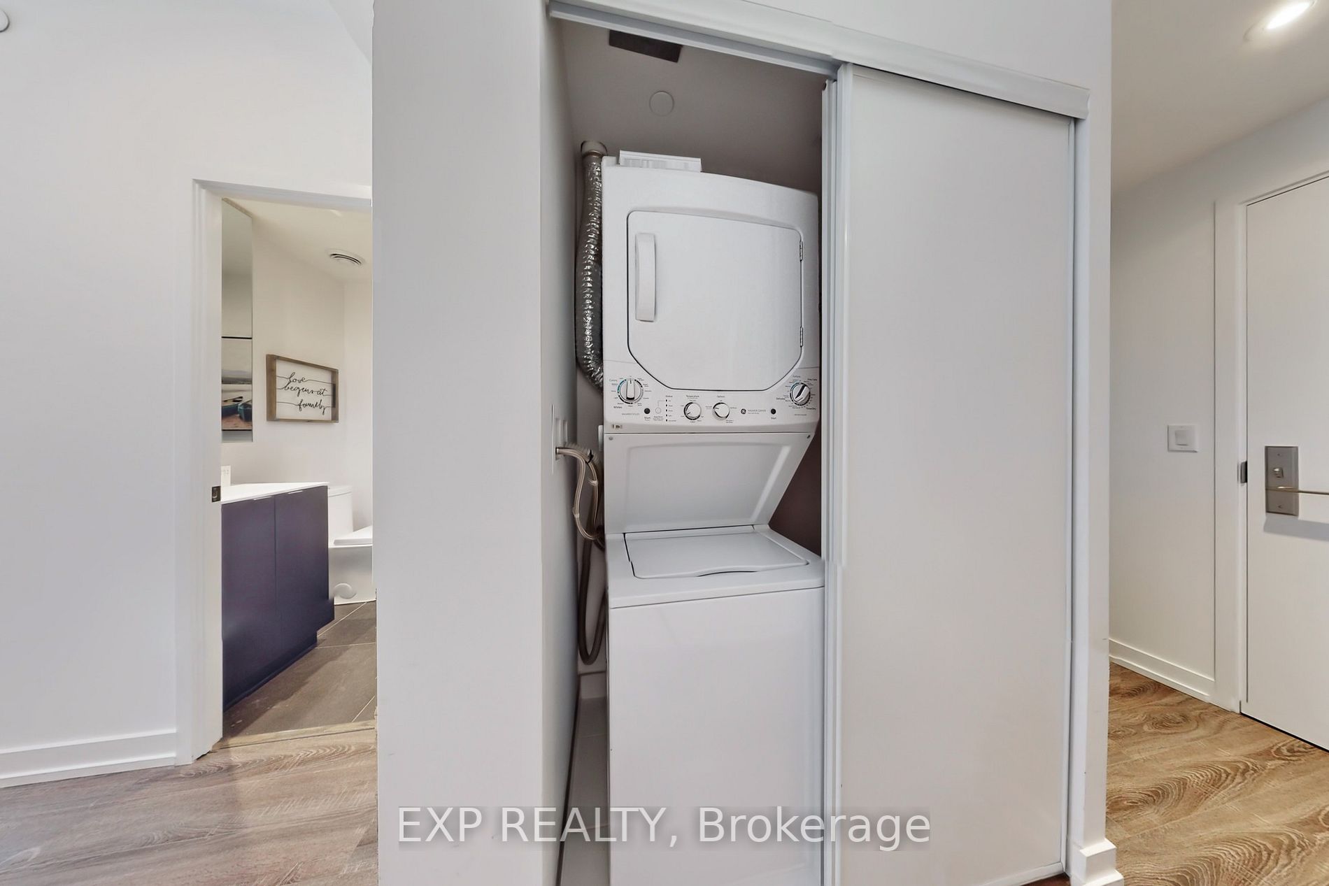 20 Edward St, #611