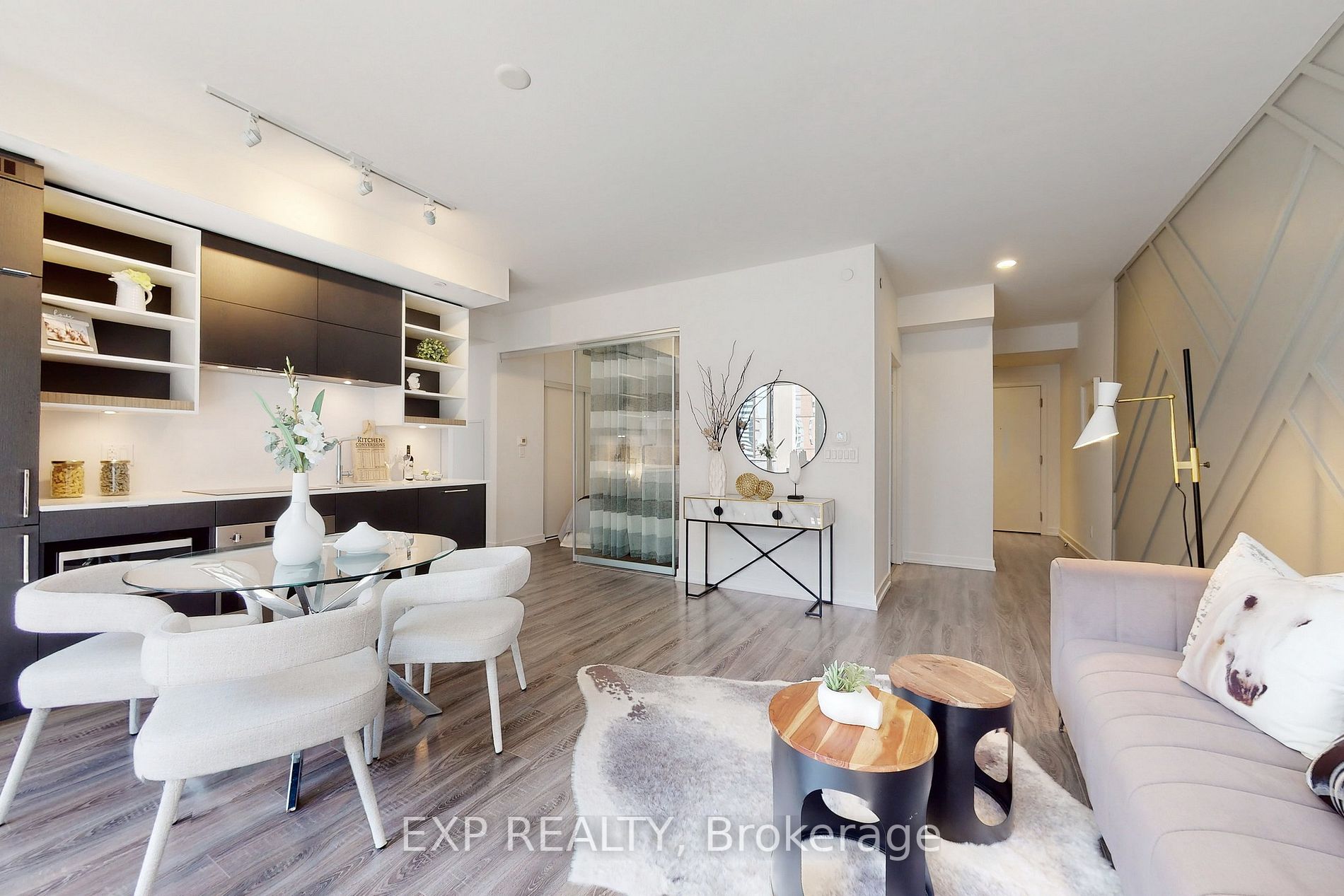 20 Edward St, #611