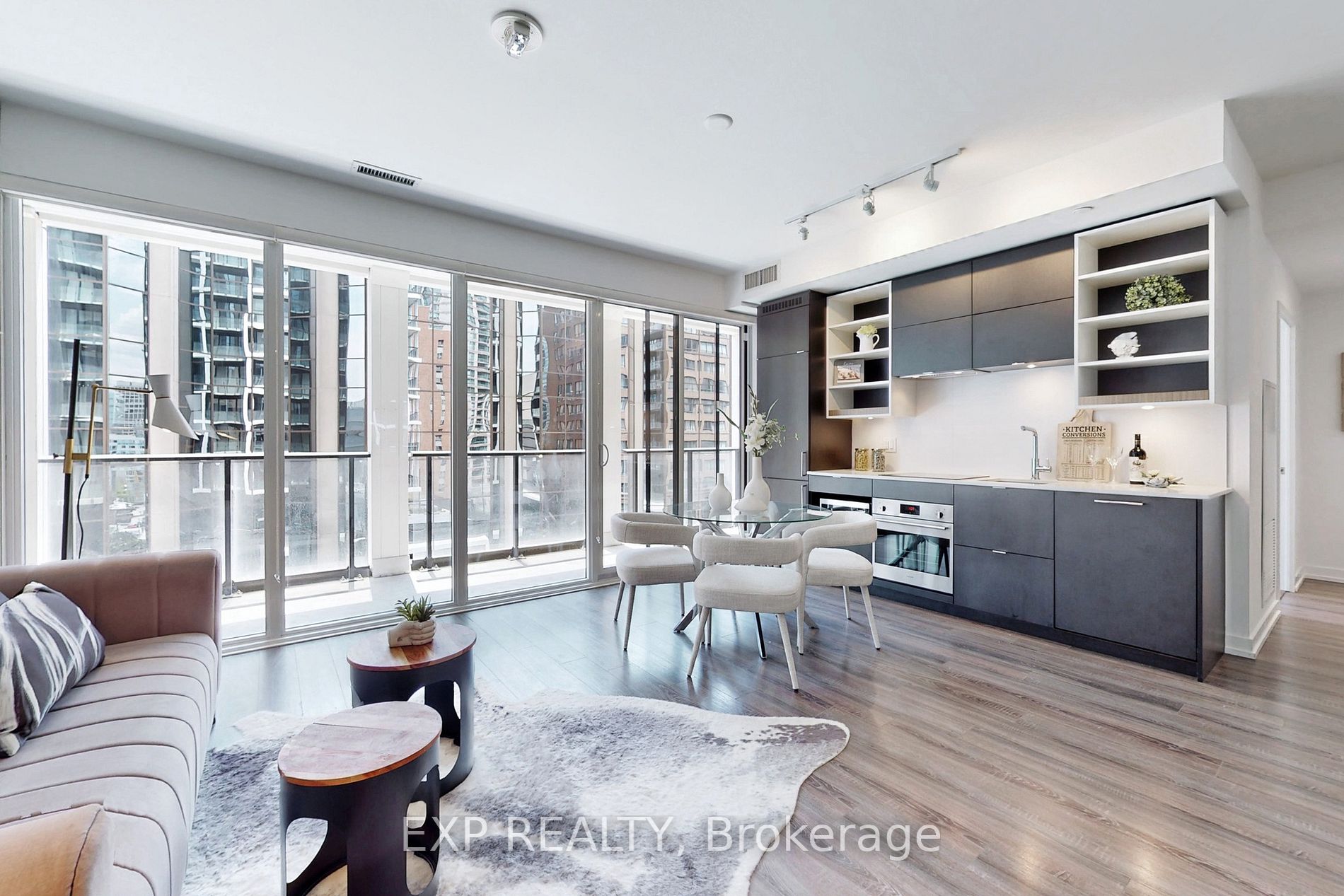 20 Edward St, #611