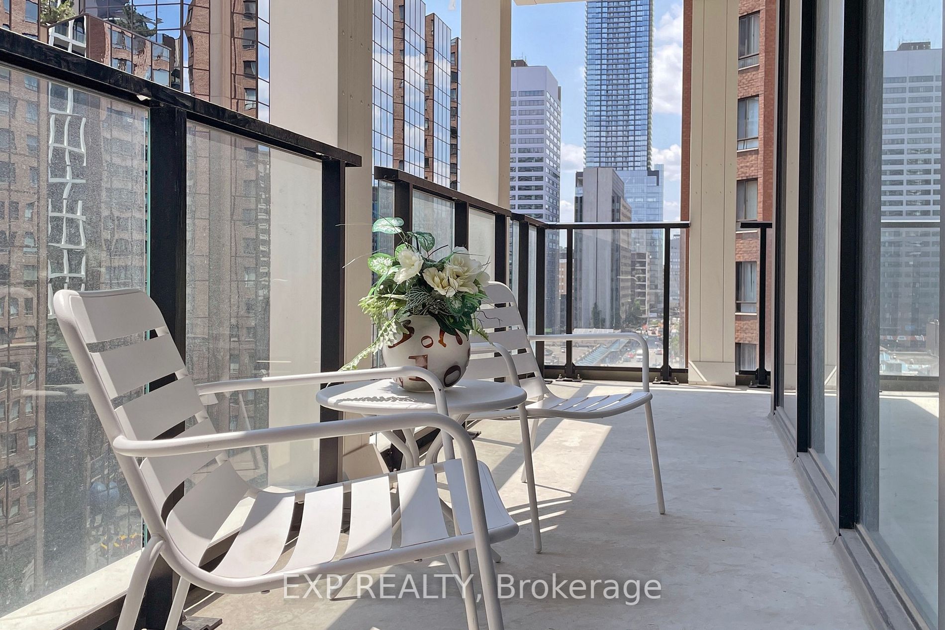 20 Edward St, #611