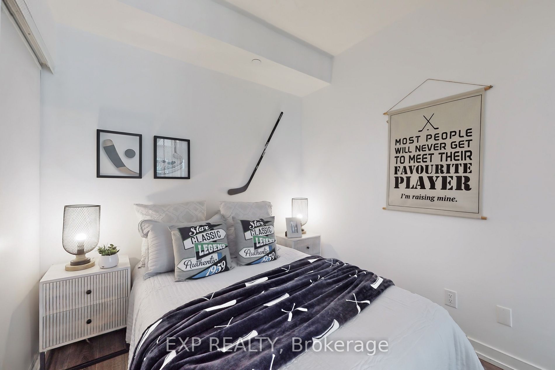 20 Edward St, #611