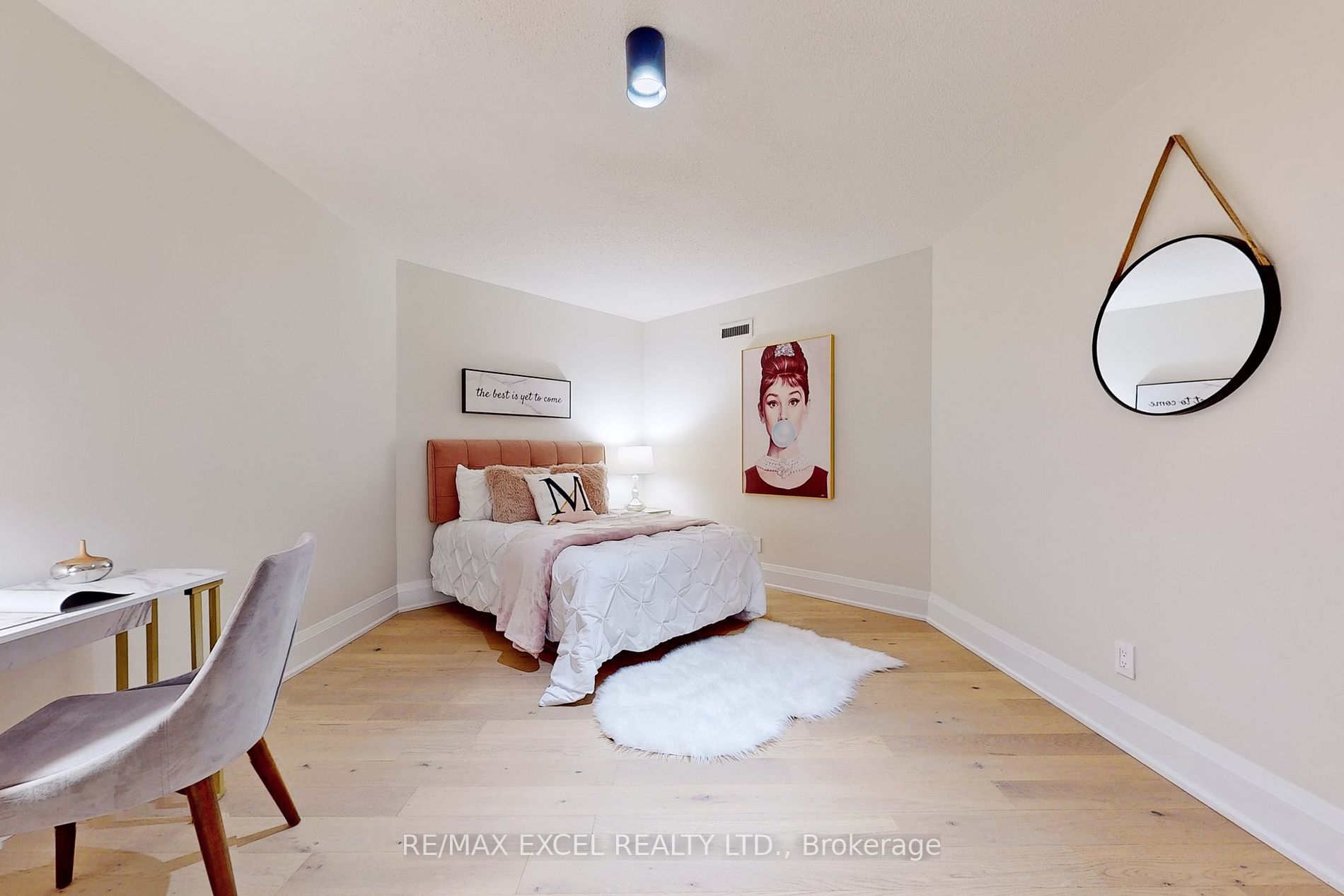 25 George St, #Ph4