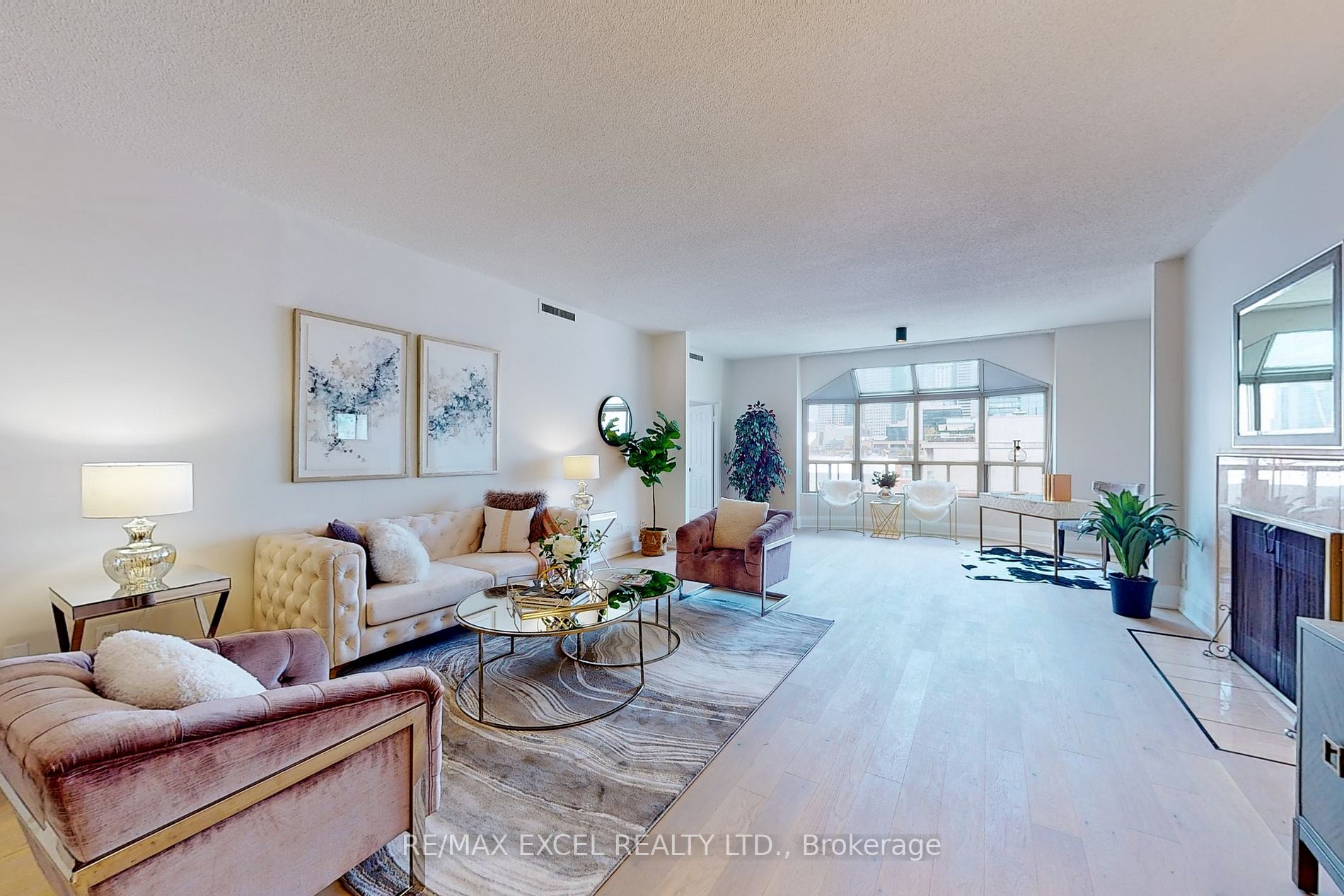 25 George St, #Ph4