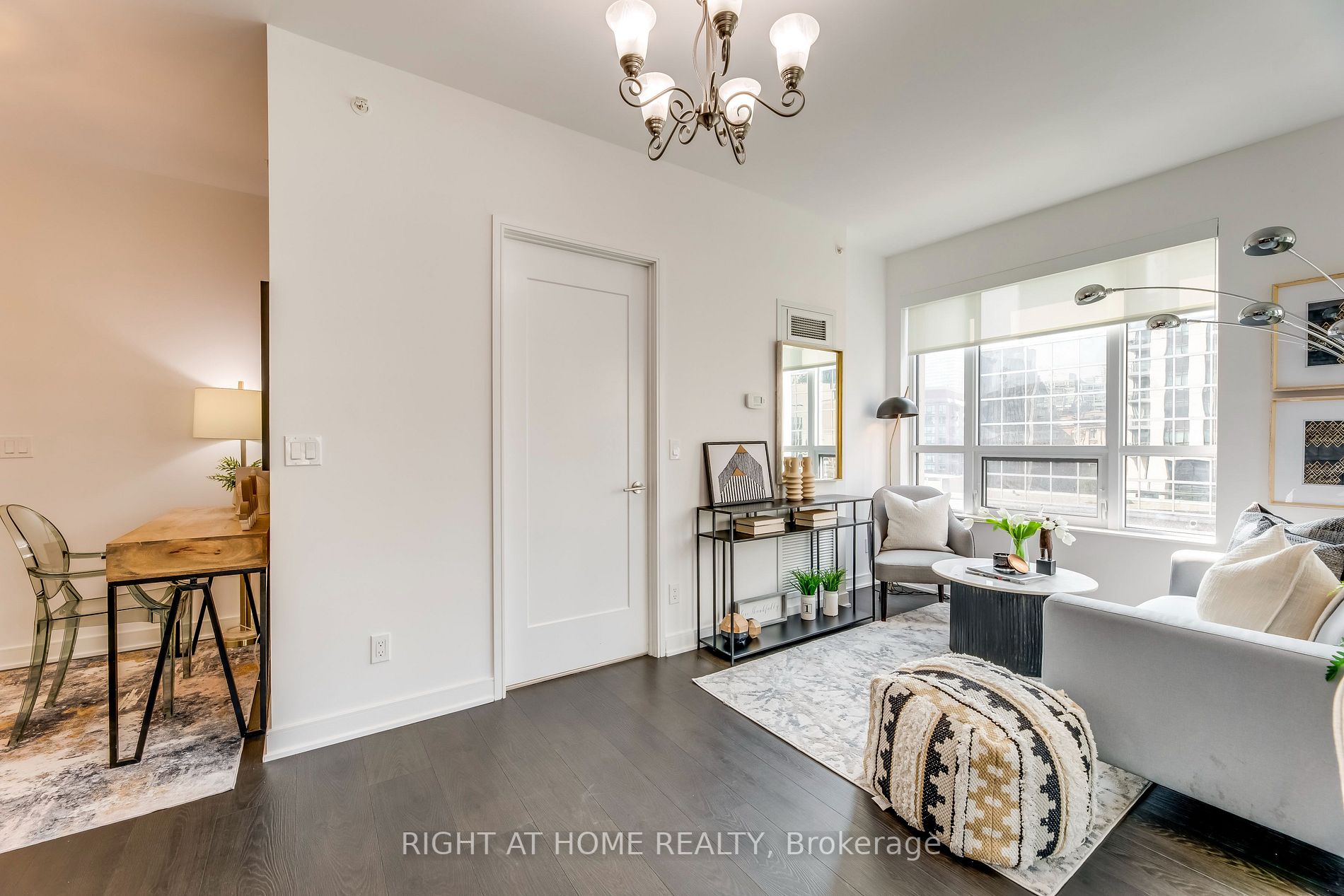 88 Scott St, #811