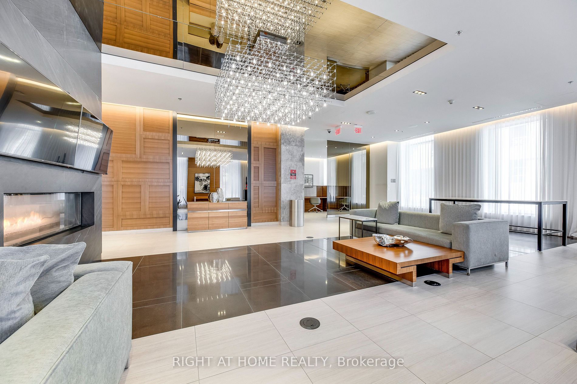 88 Scott St, #811