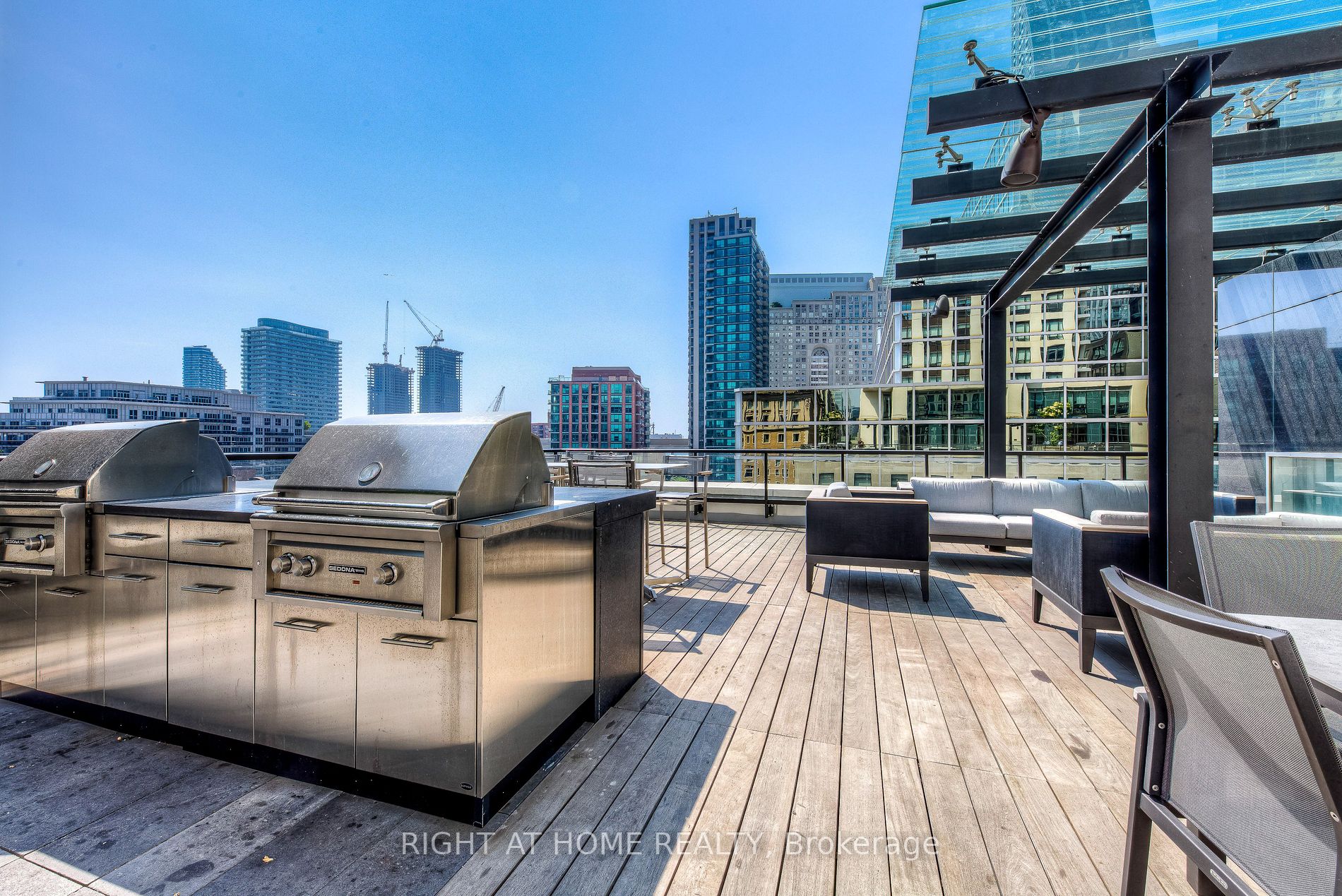88 Scott St, #811