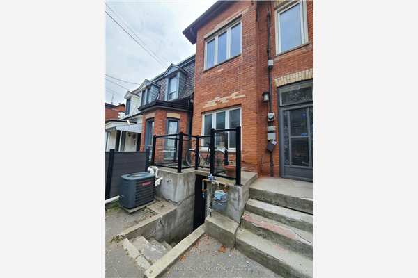 619 Wellington St W, Toronto