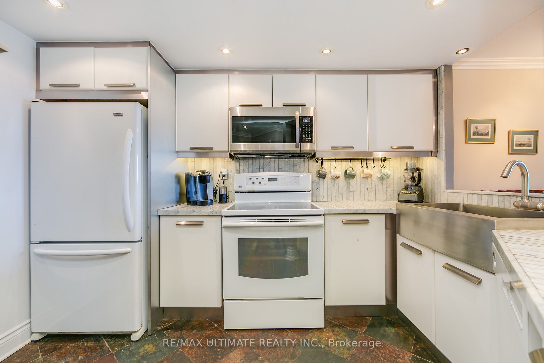 77 Maitland Pl, #1203