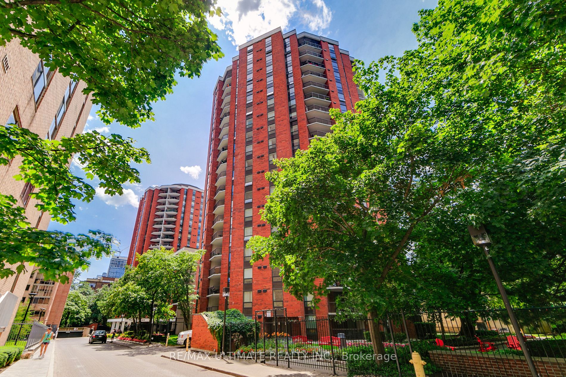 77 Maitland Pl, #1203