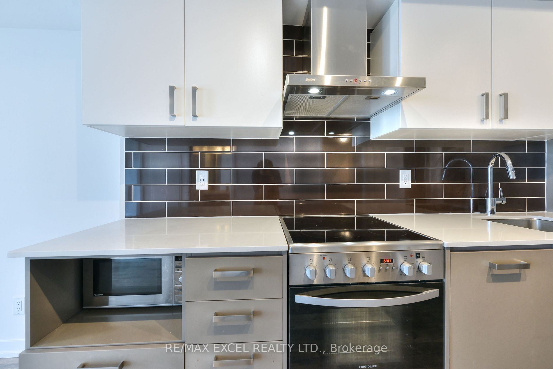 125 Redpath Ave, #1809