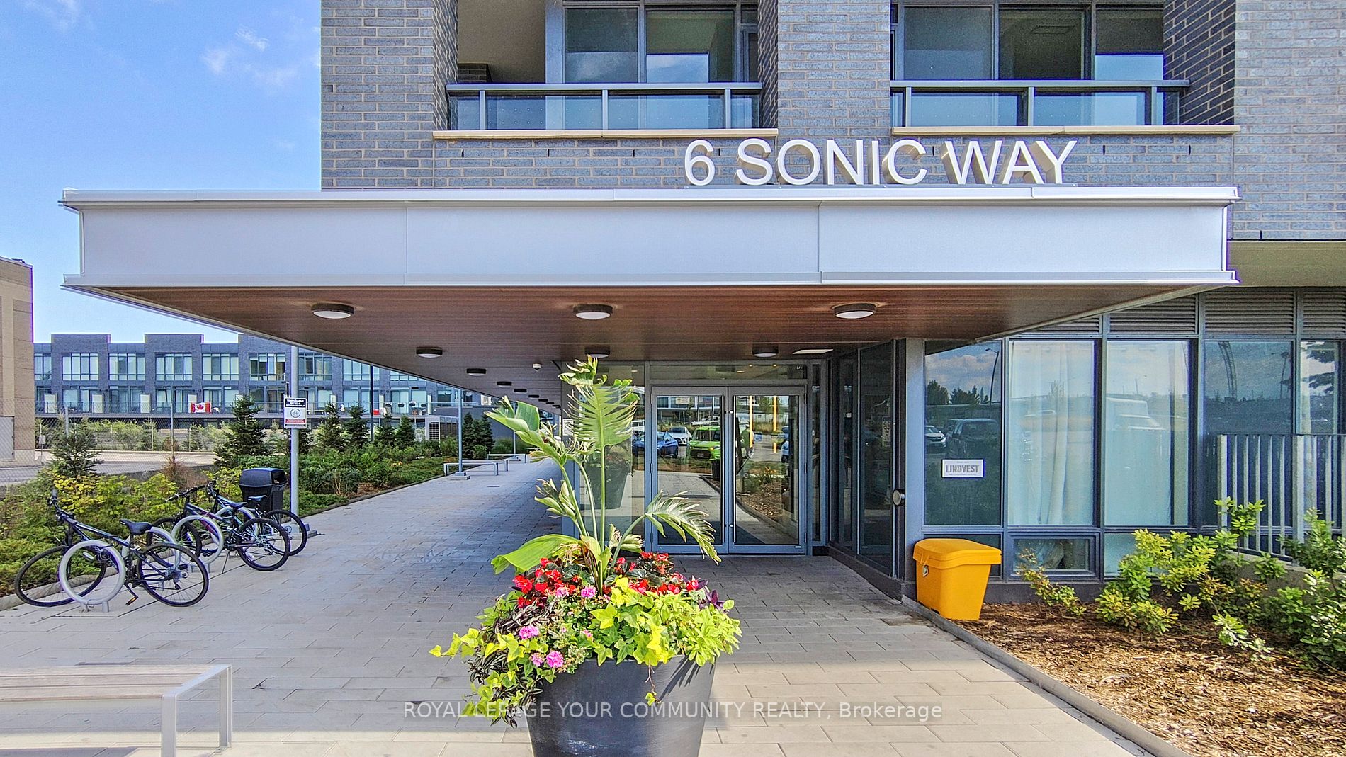 6 Sonic Way, #N307