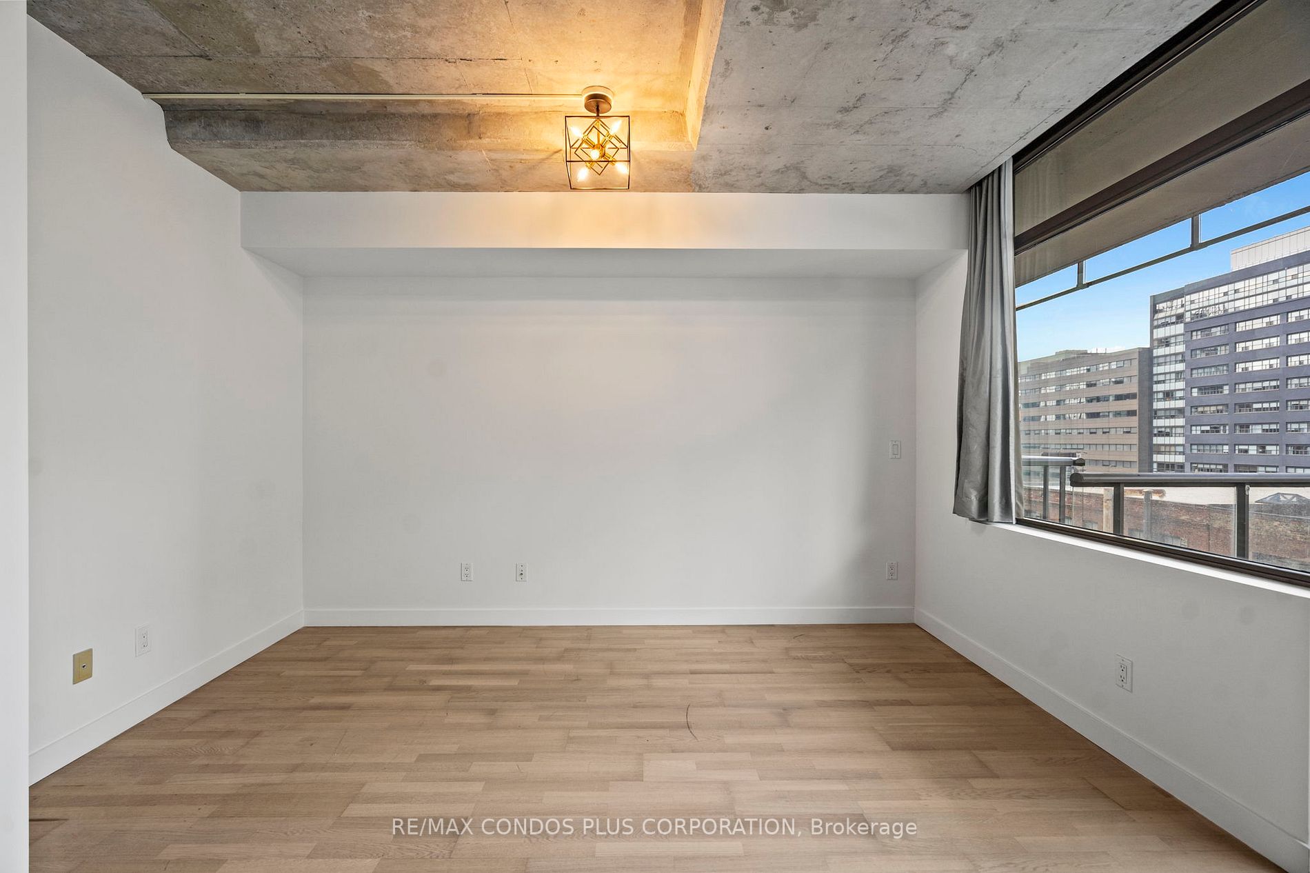 55 Stewart St, #810