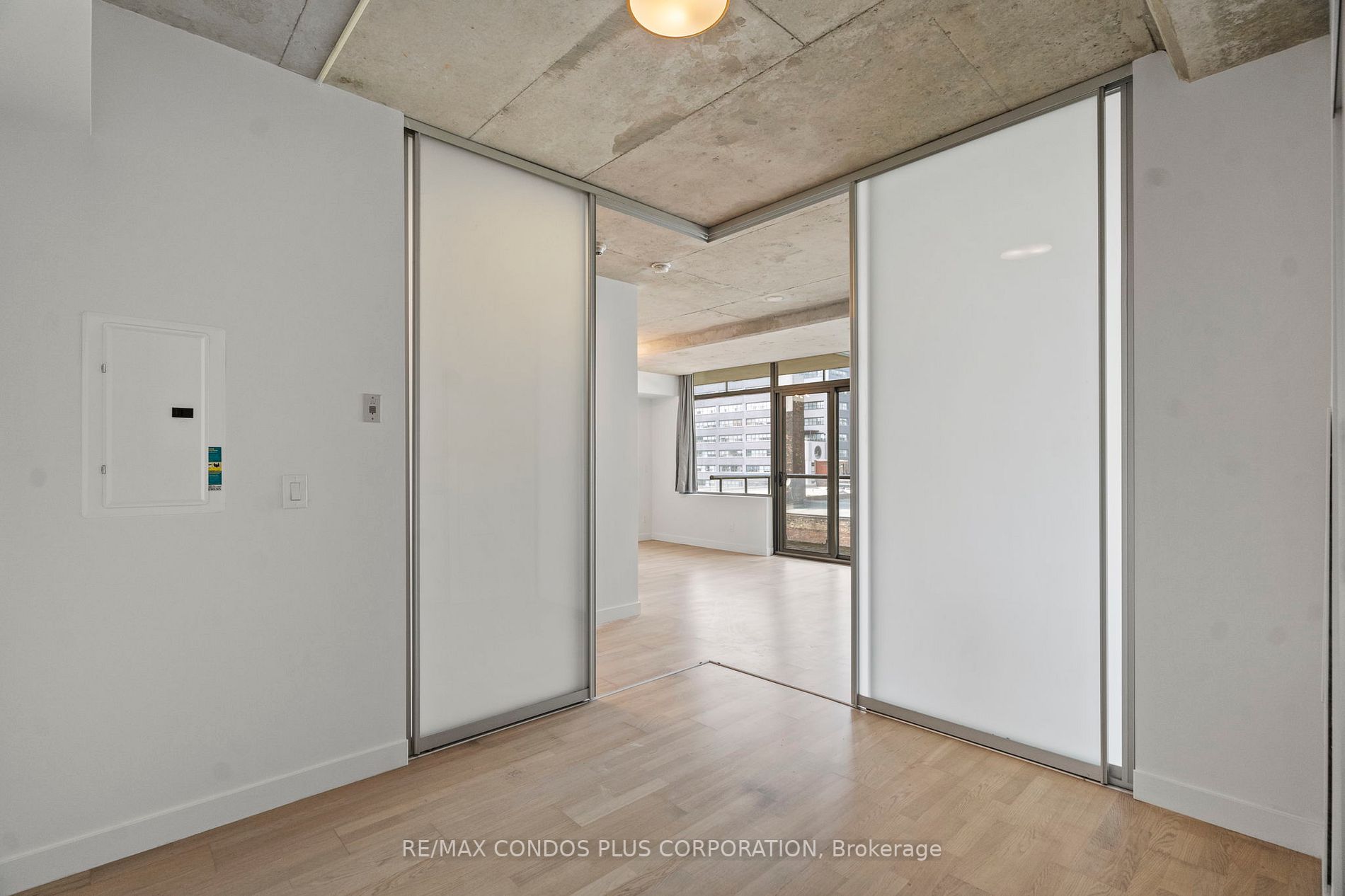 55 Stewart St, #810