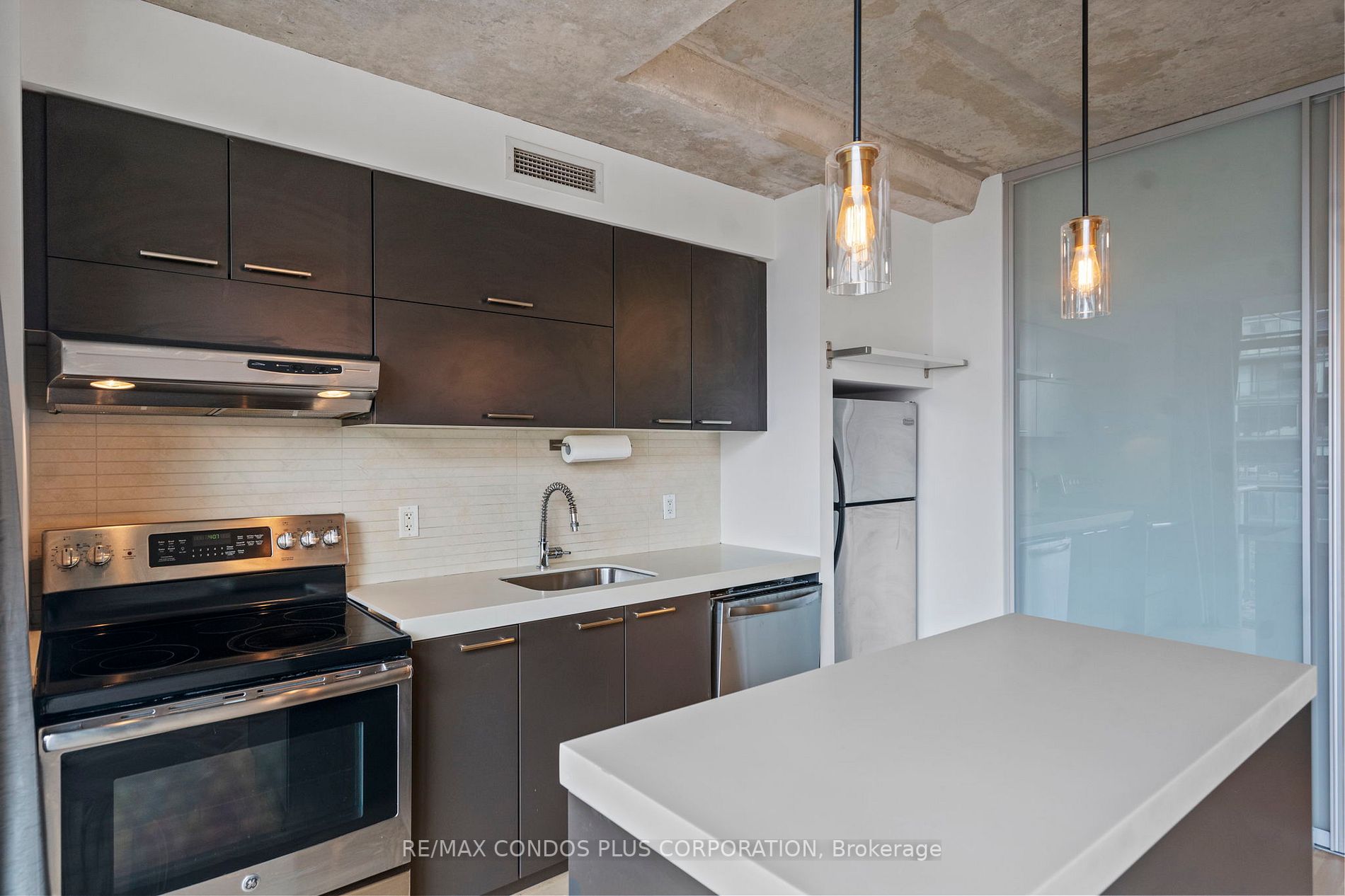 55 Stewart St, #810