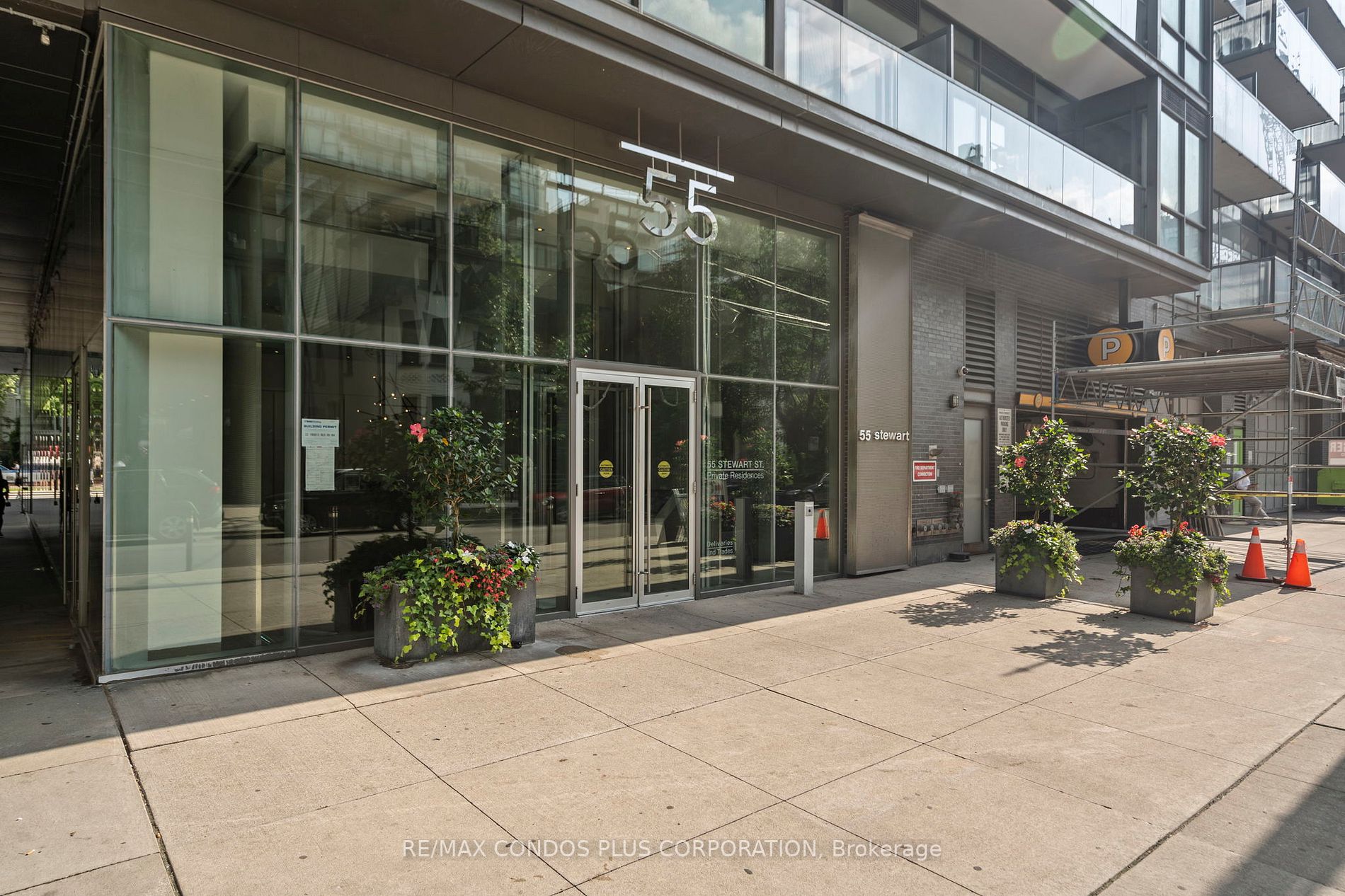 55 Stewart St, #810