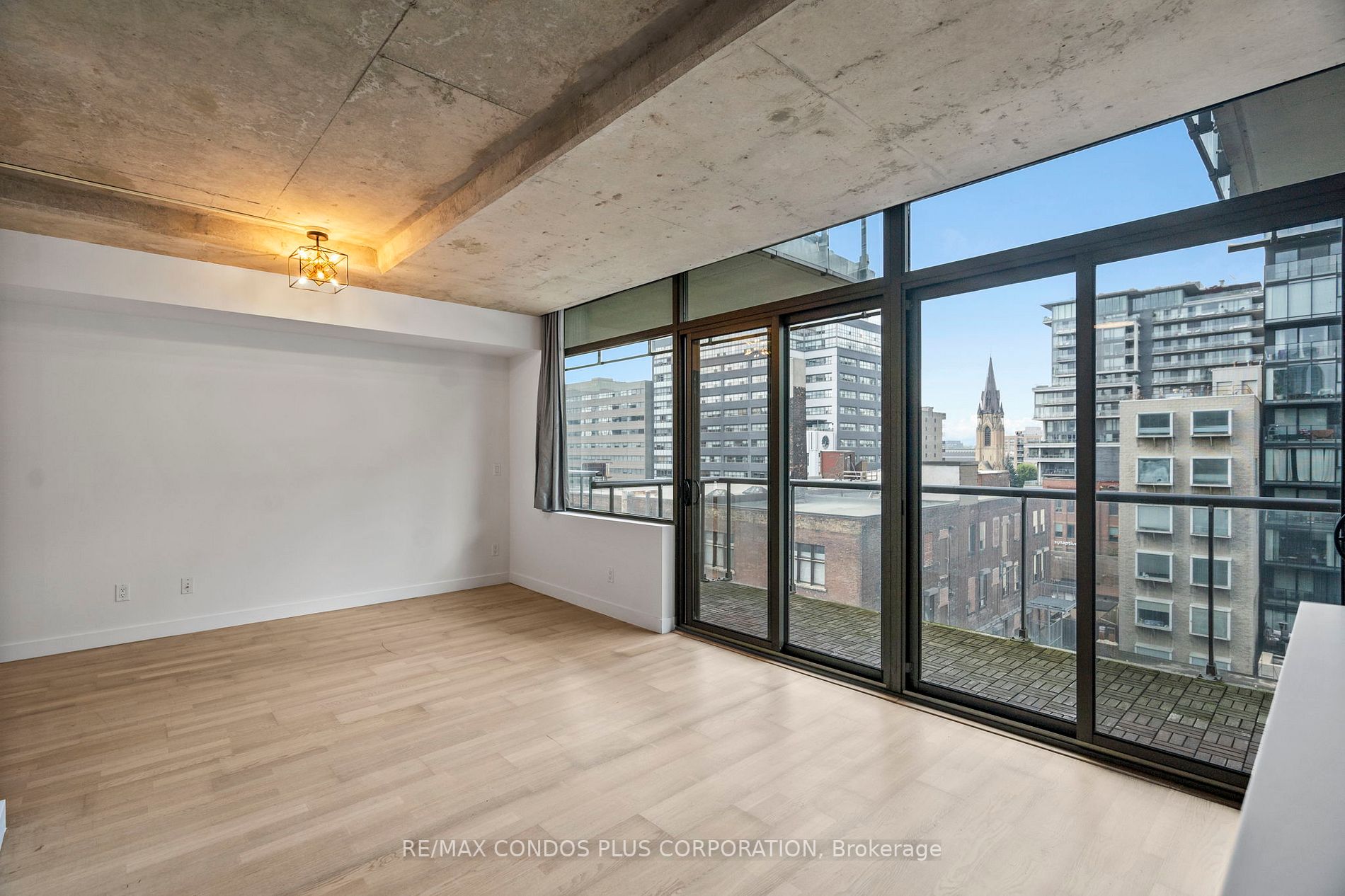55 Stewart St, #810