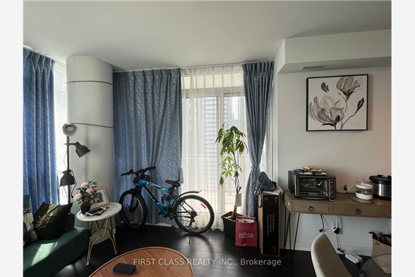 290 Adelaide St W, Toronto