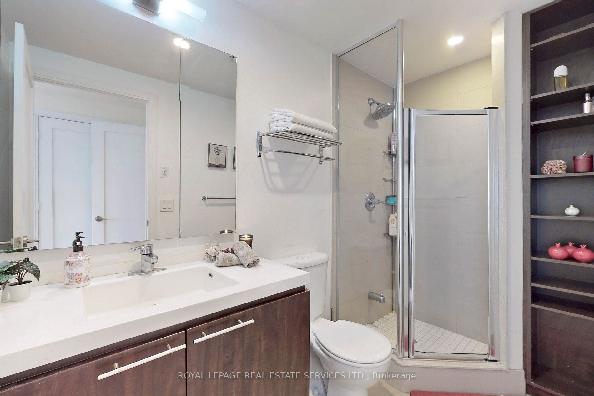 70 Roehampton Ave, #2214