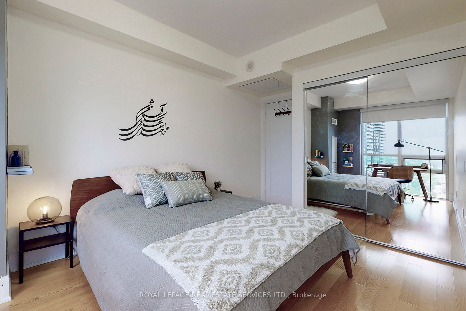 70 Roehampton Ave, #2214