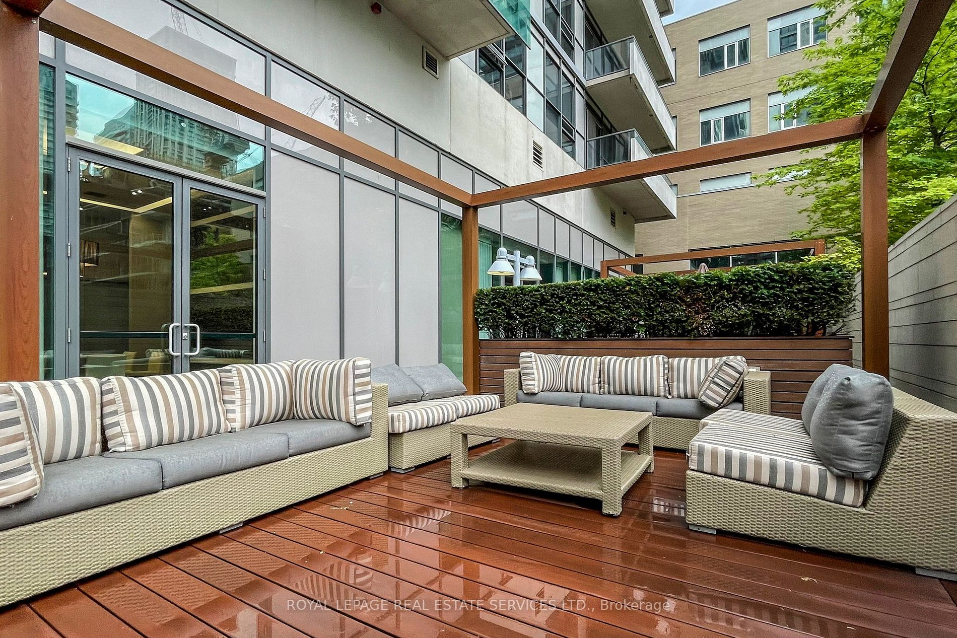 70 Roehampton Ave, #2214