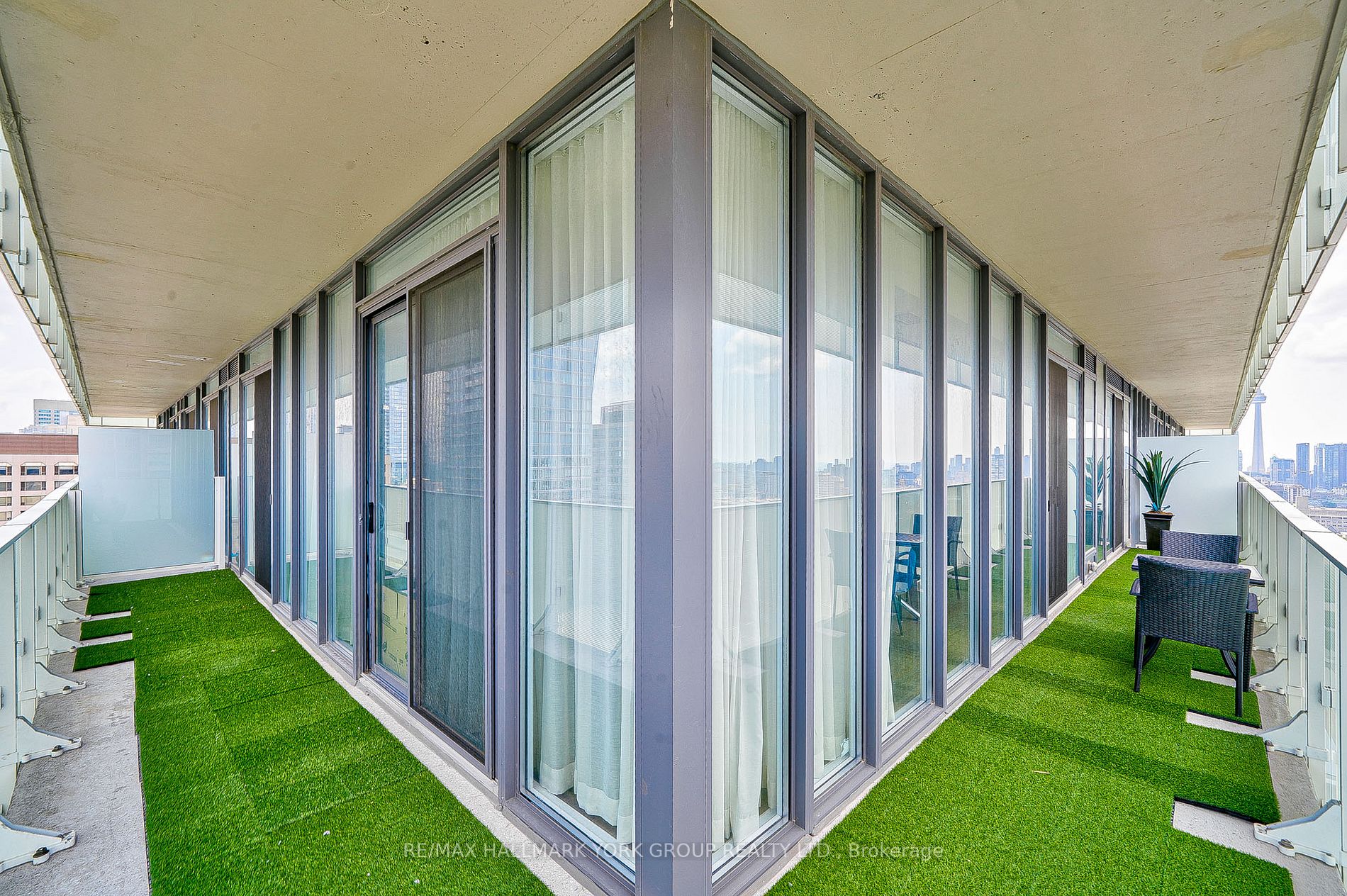 200 Bloor St W, #2706