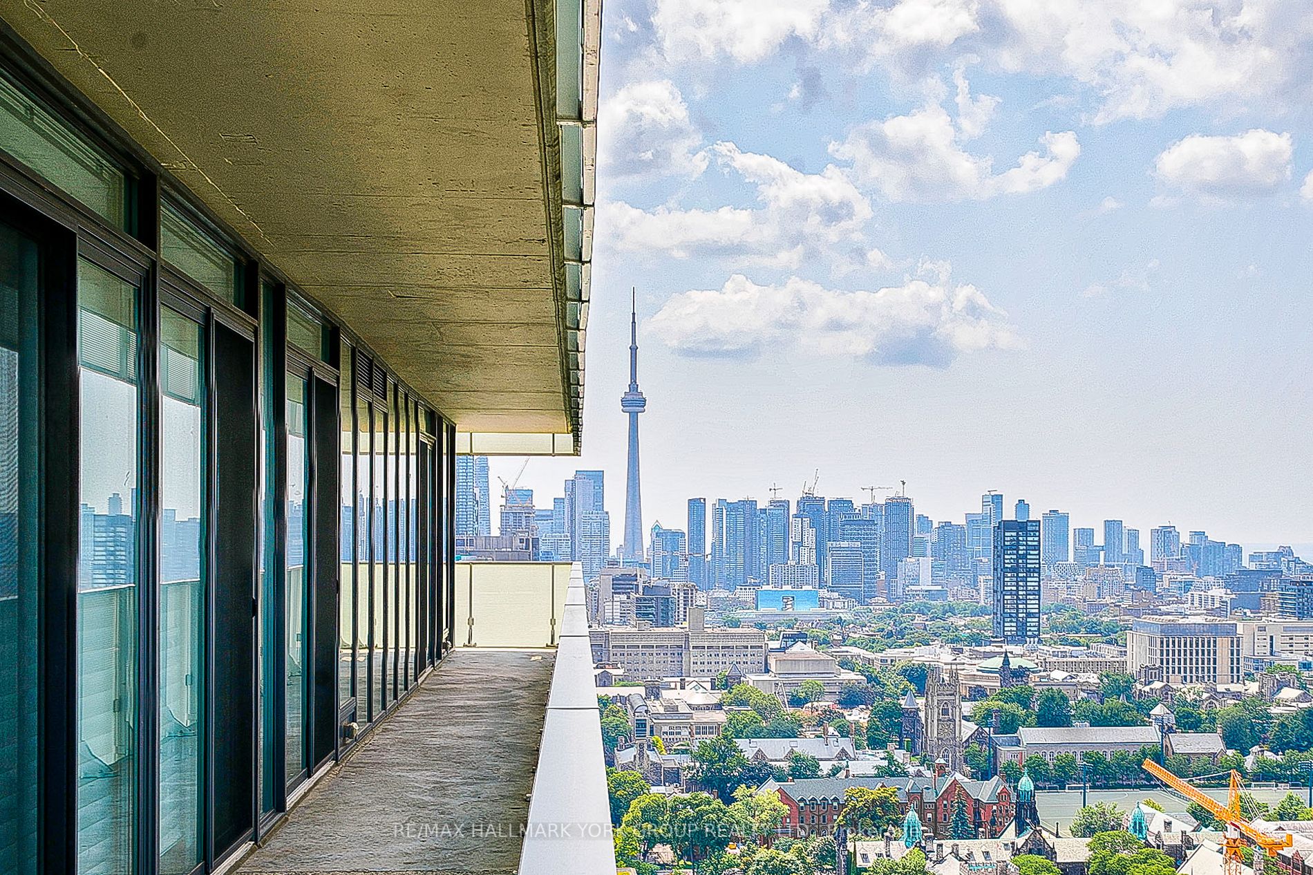 200 Bloor St W, #2706