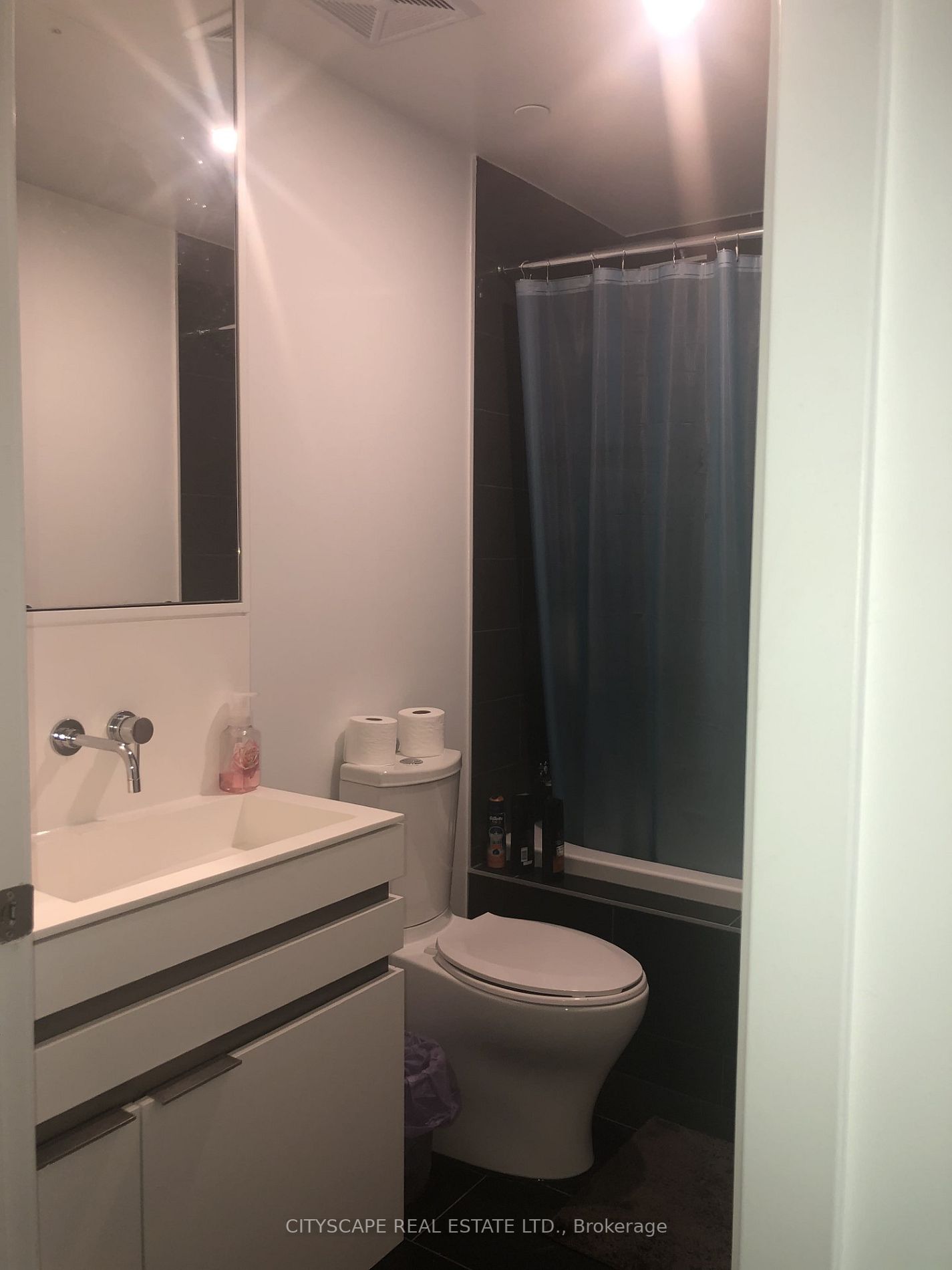 197 Yonge St, #3510