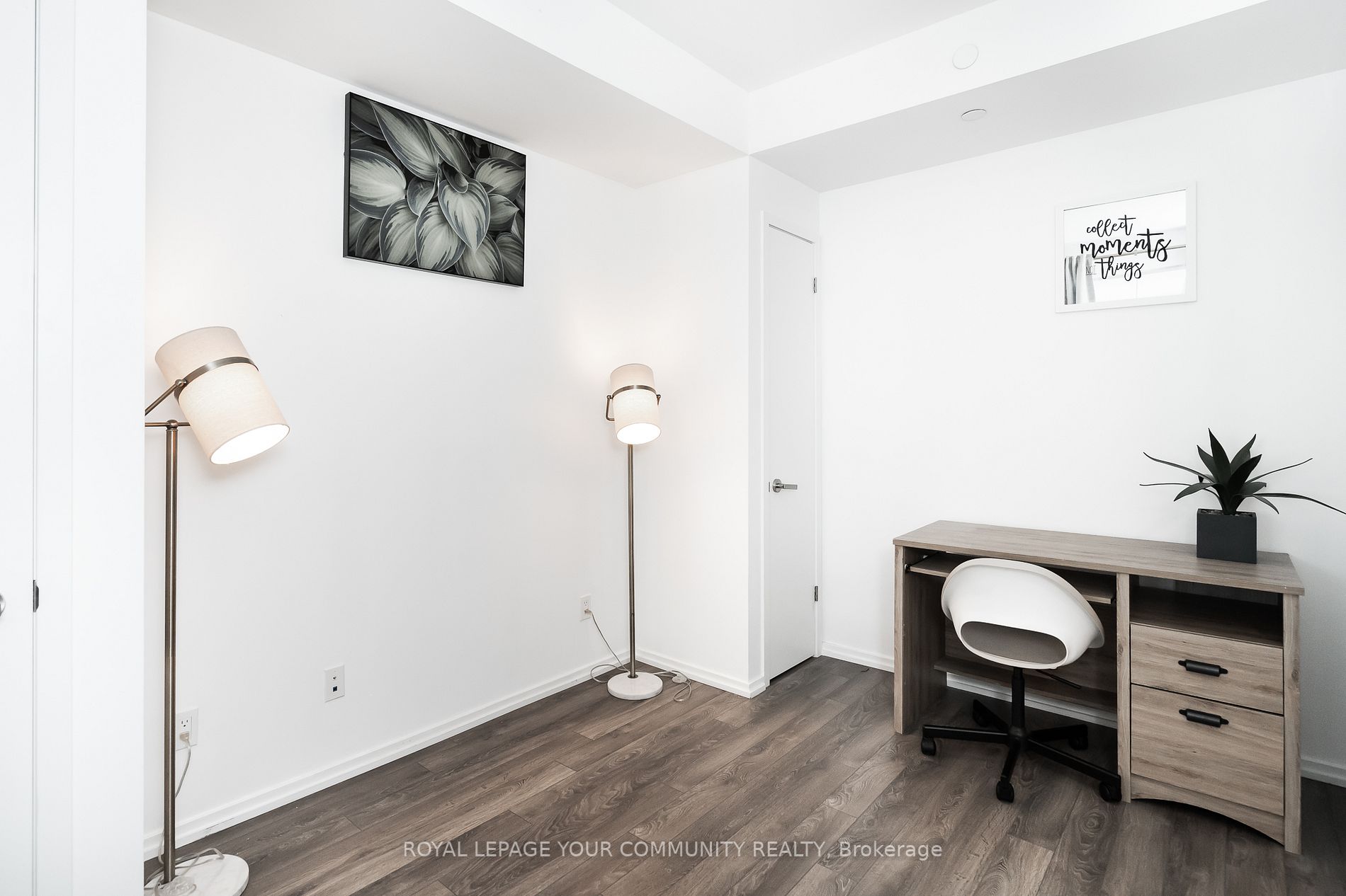 197 Yonge St E, #1404