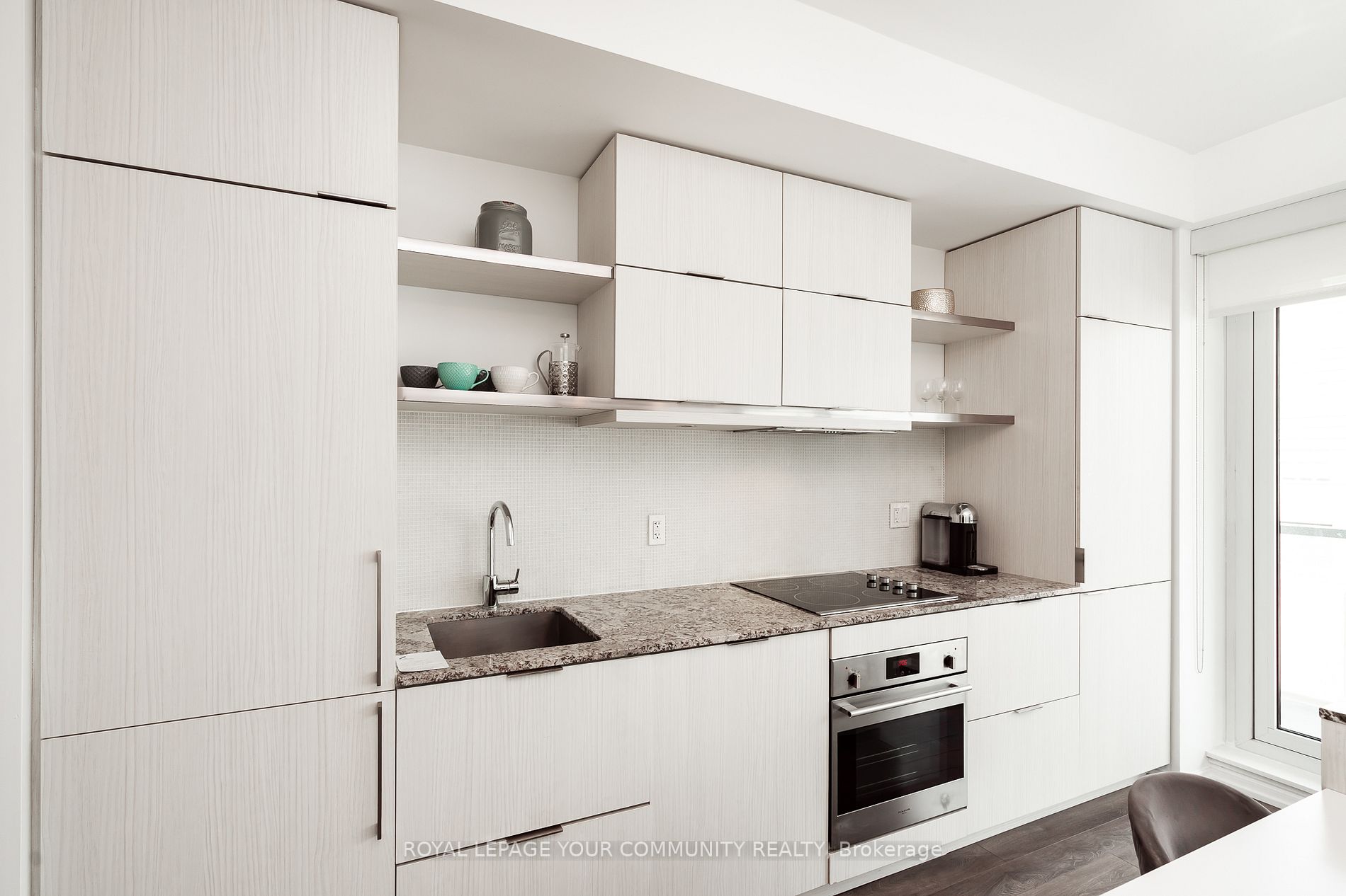 197 Yonge St E, #1404