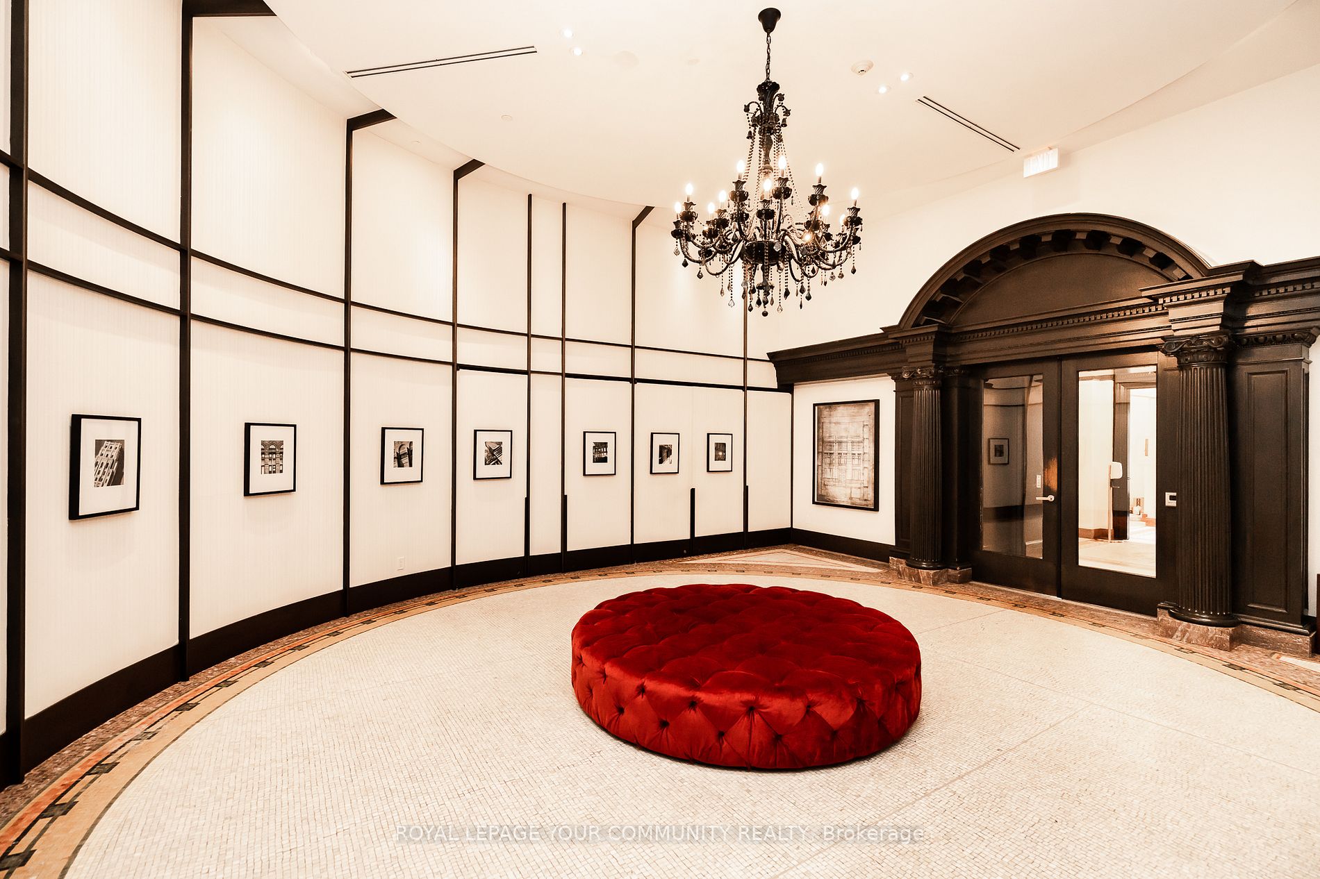 197 Yonge St E, #1404