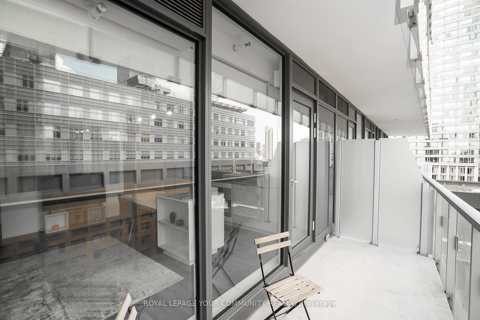 197 Yonge St E, #1404