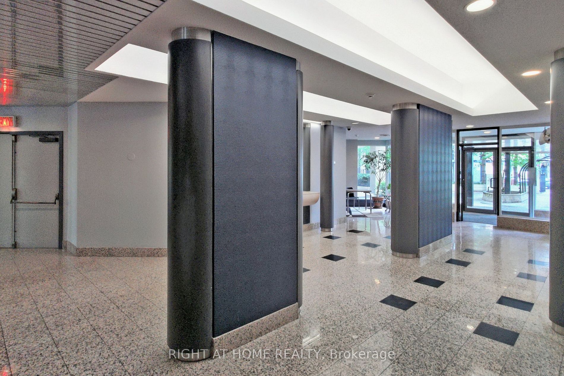 25 Maitland St, #205
