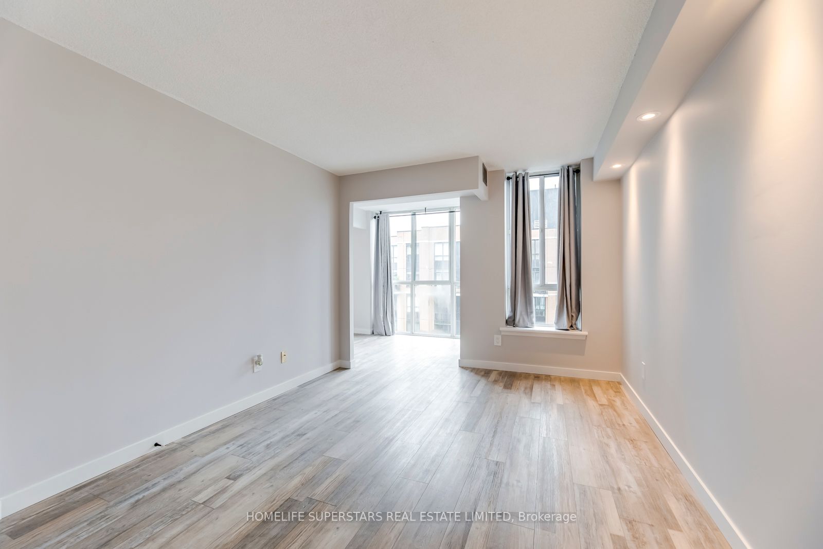 801 King St, #818