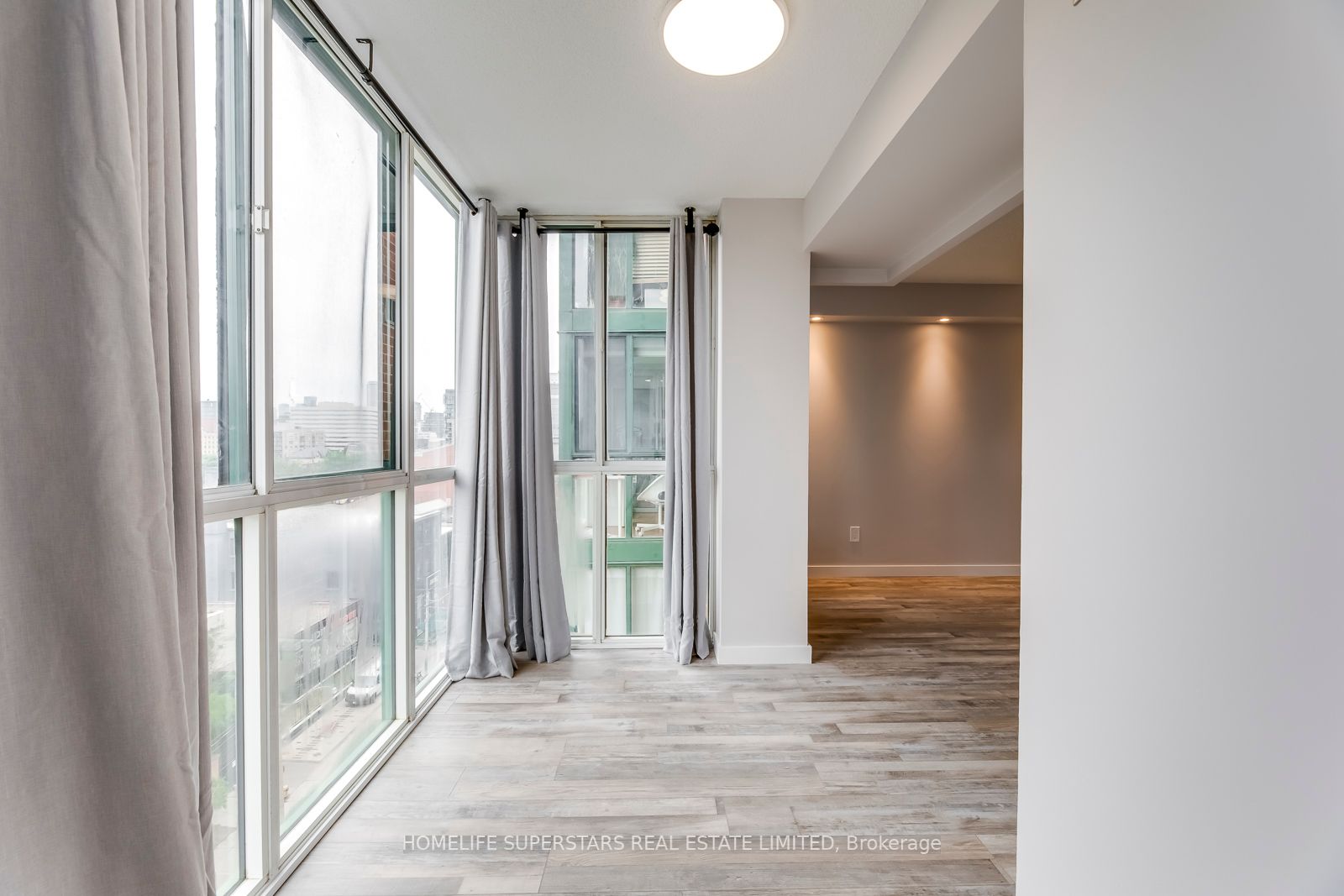 801 King St, #818