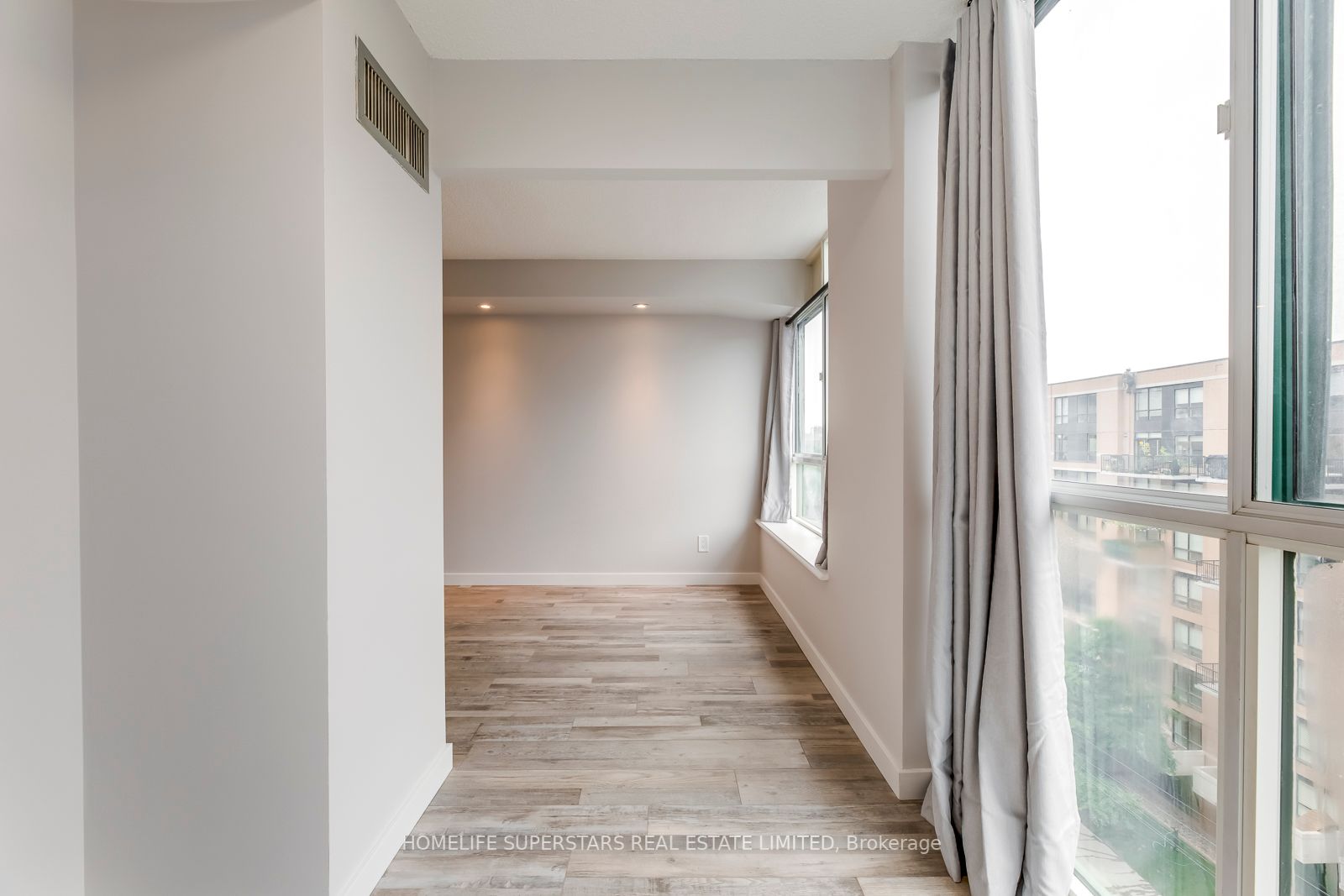 801 King St, #818