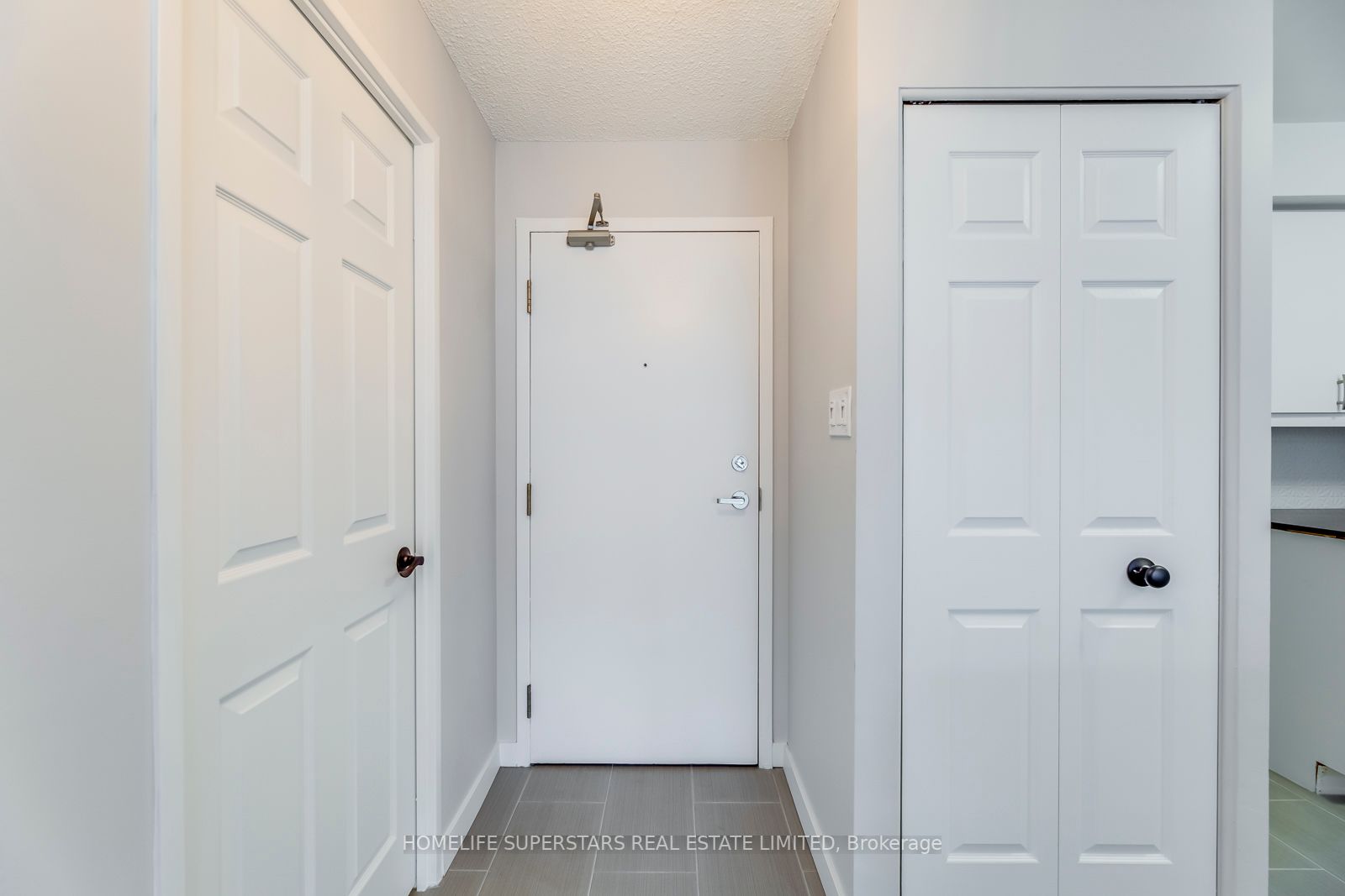 801 King St, #818