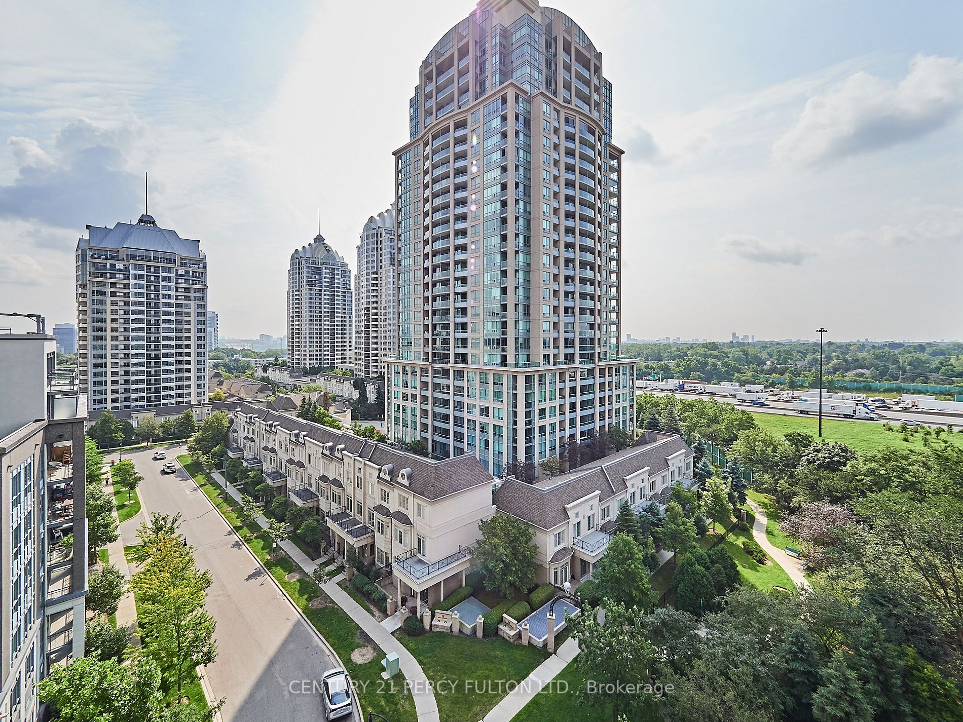 18 Kenaston Gdns, #906