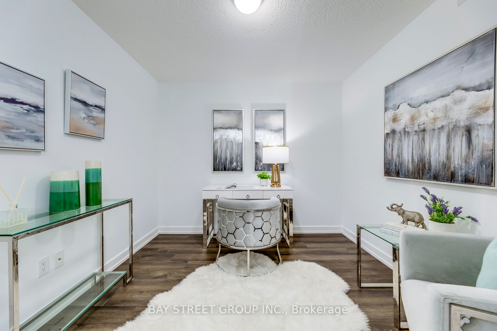 15 Singer Court, #601