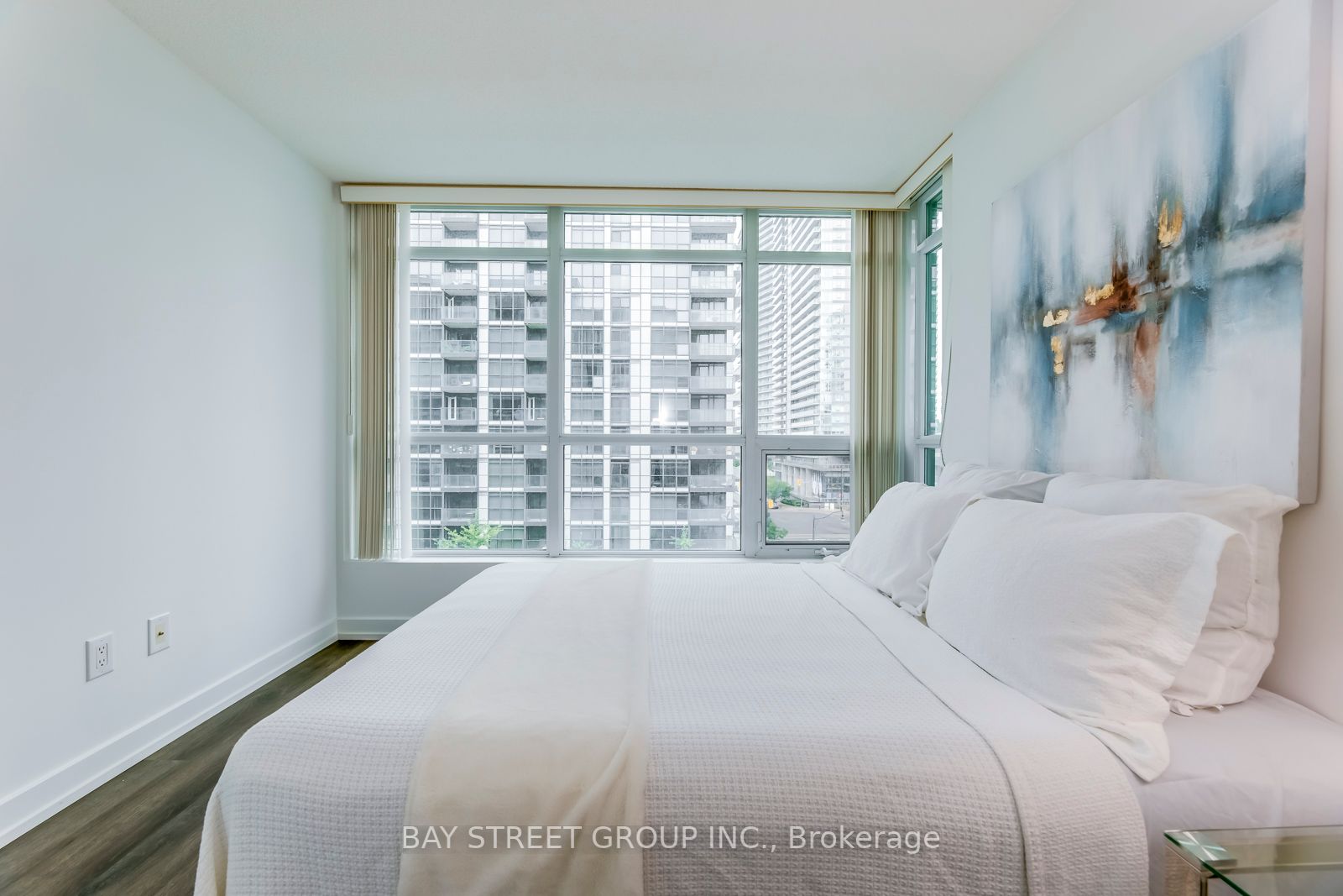 15 Singer Court, #601
