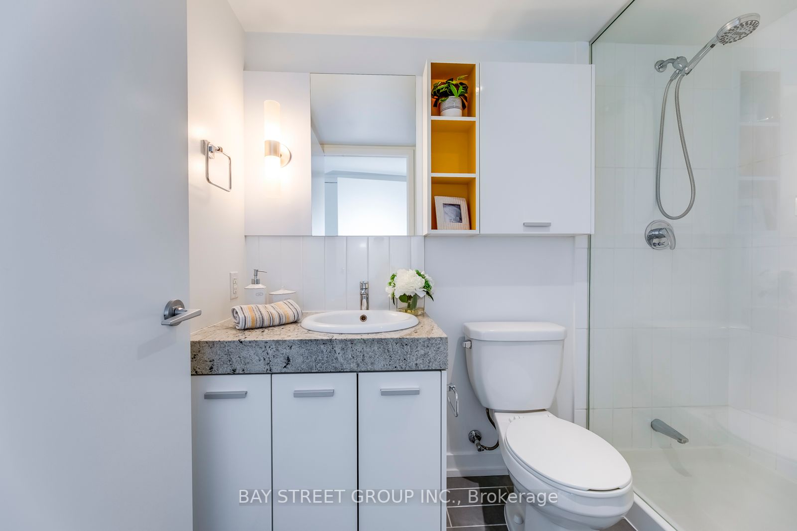 15 Singer Court, #601
