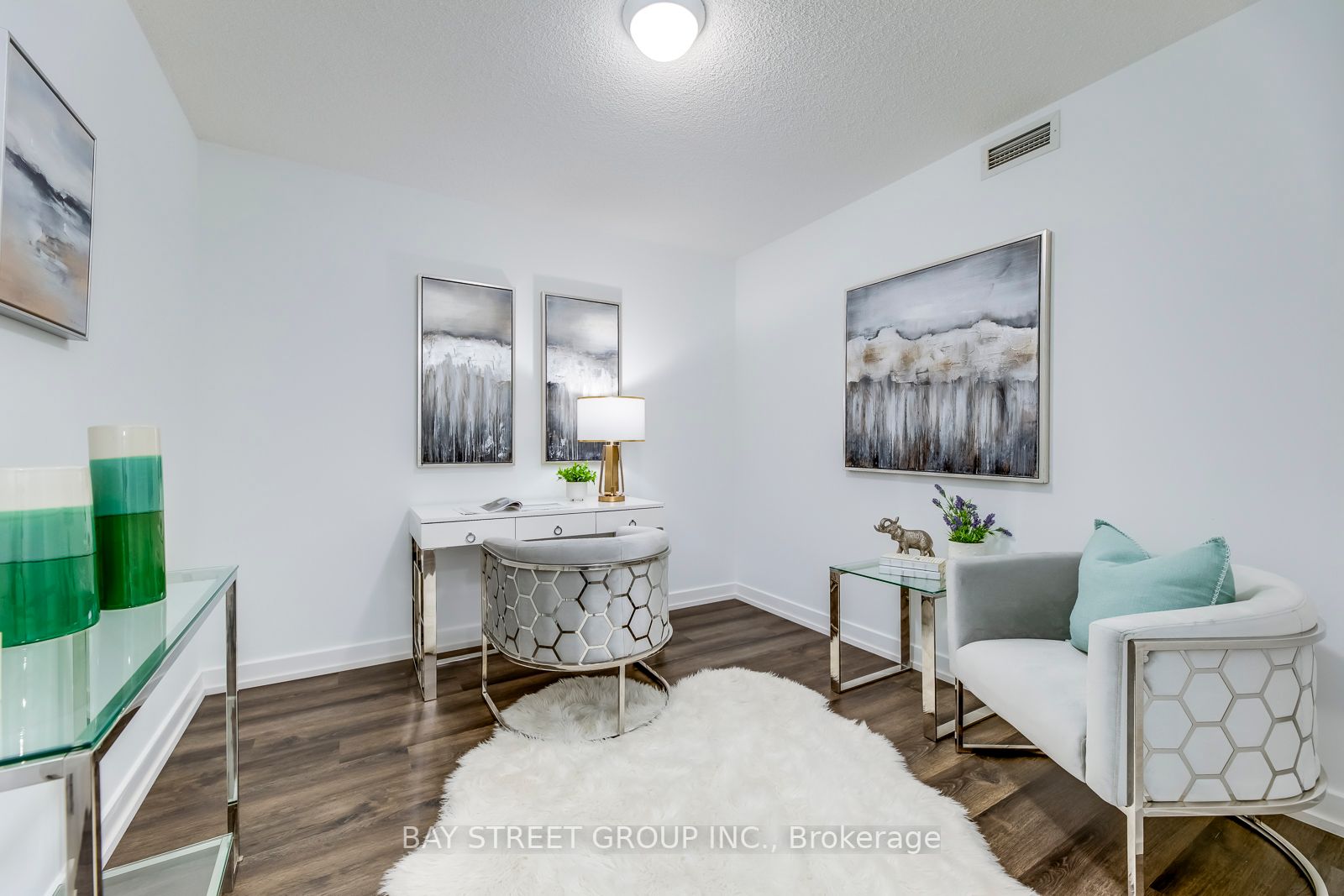 15 Singer Court, #601