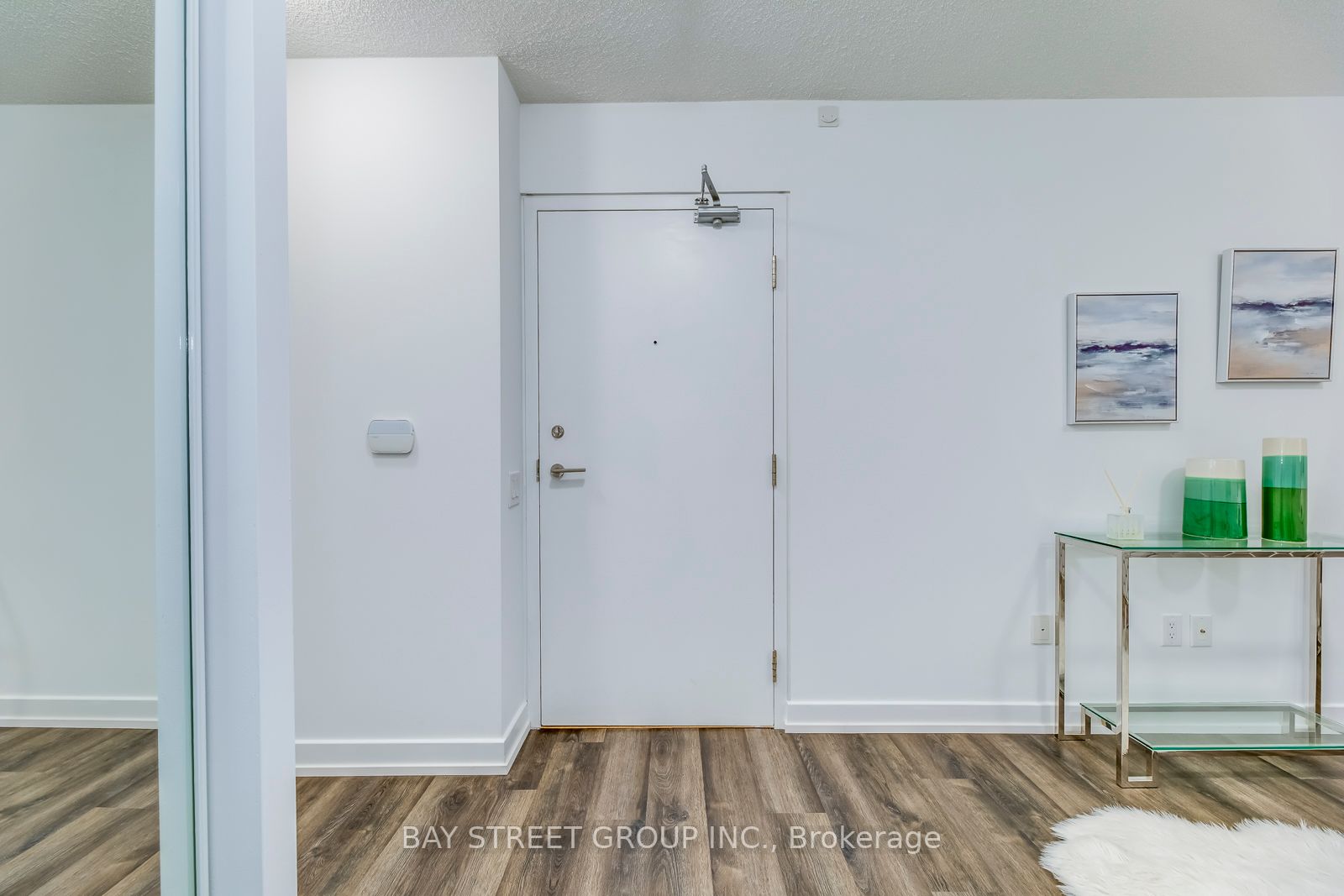 15 Singer Court, #601
