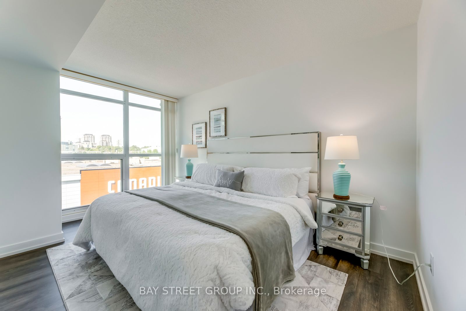 15 Singer Court, #601