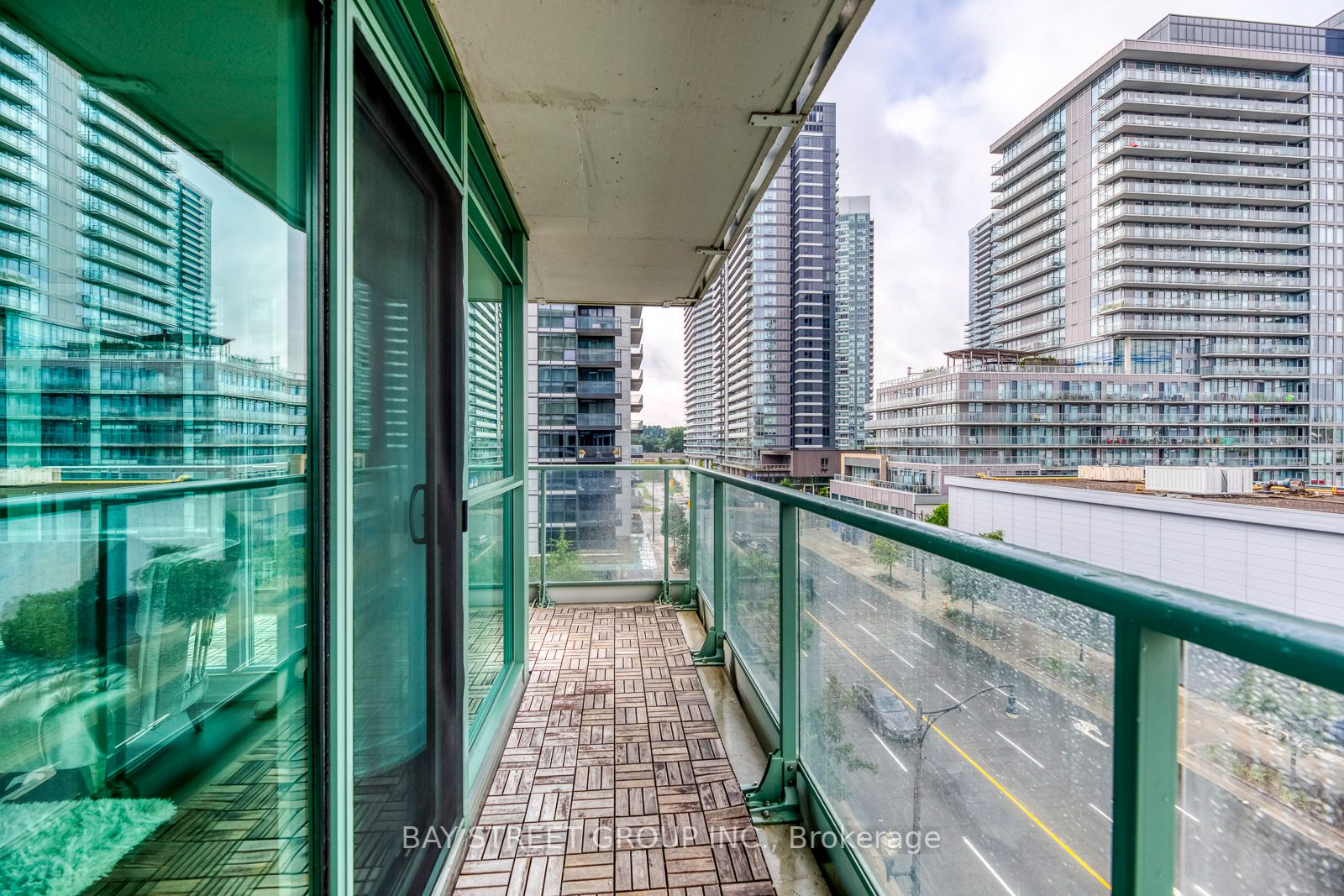 15 Singer Court, #601