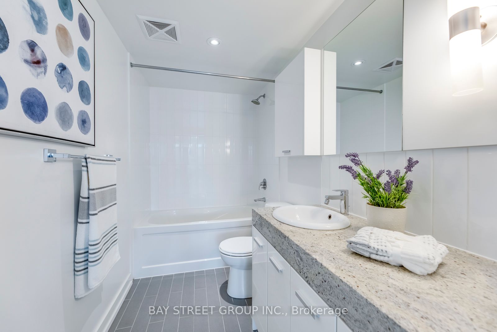 15 Singer Court, #601