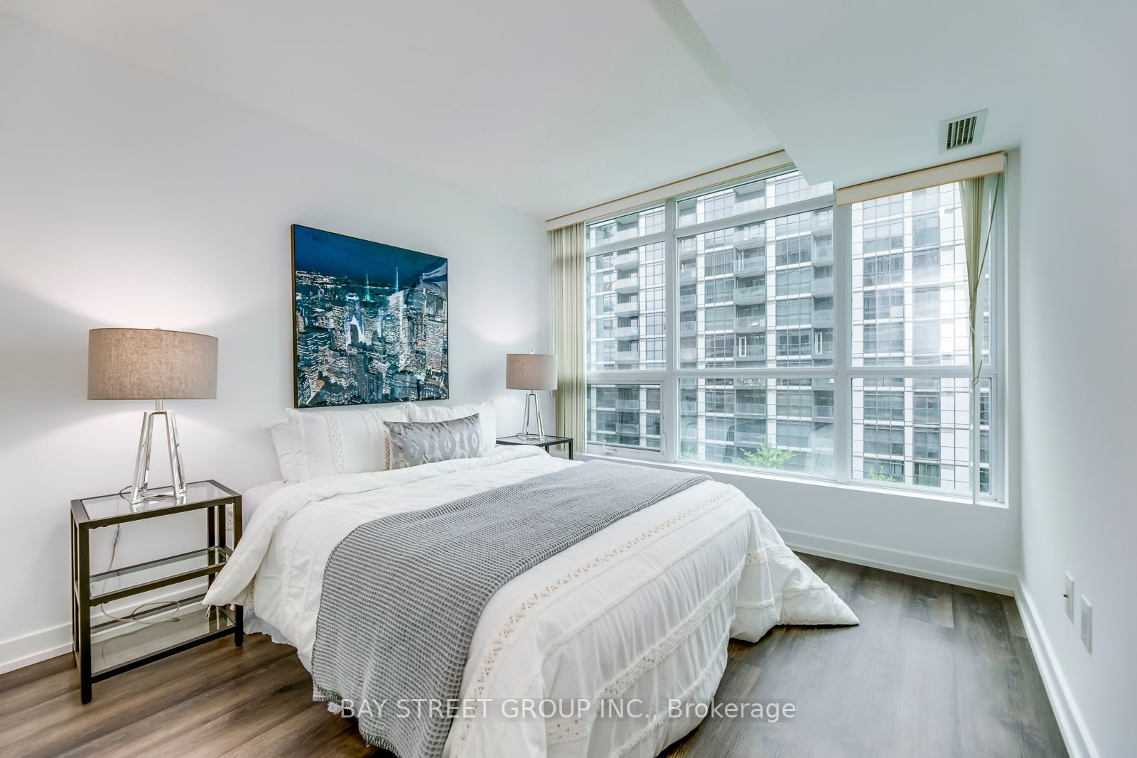 15 Singer Court, #601