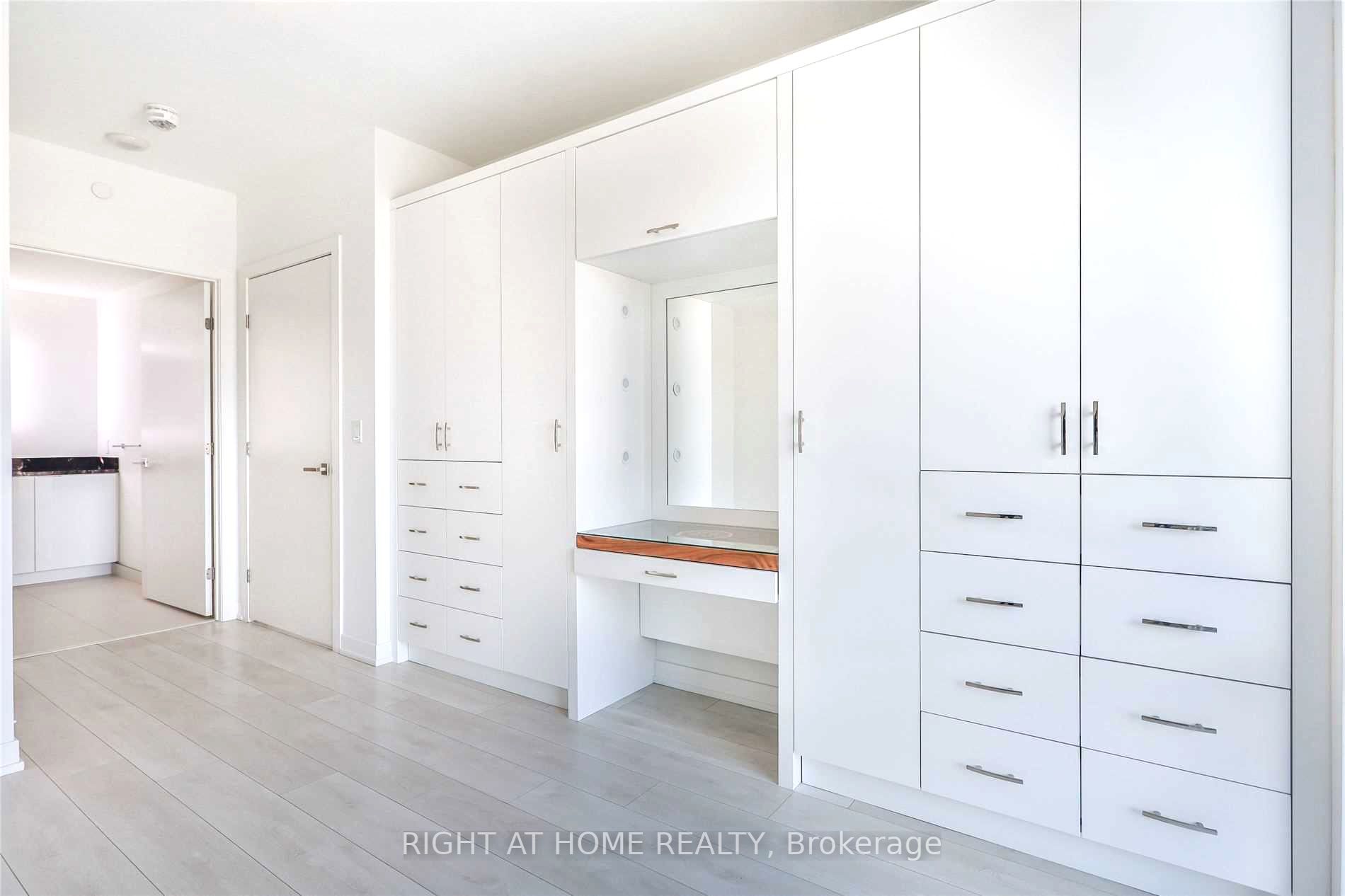 223 St. Clair Ave W, #207